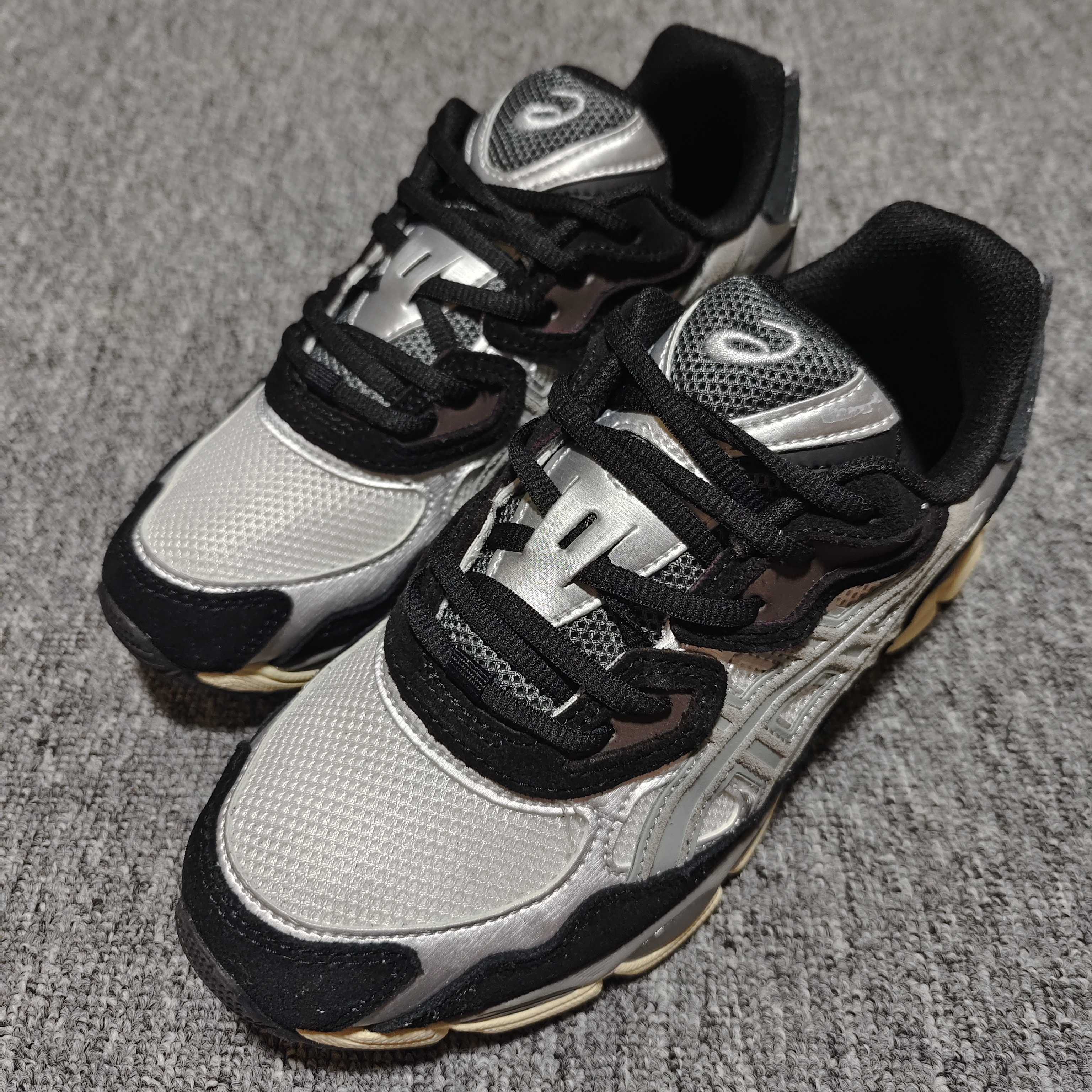   Asics 亚瑟士 GEL-NYC 低帮运动休闲跑步鞋 1201A 789-750 外贸平台专供 大