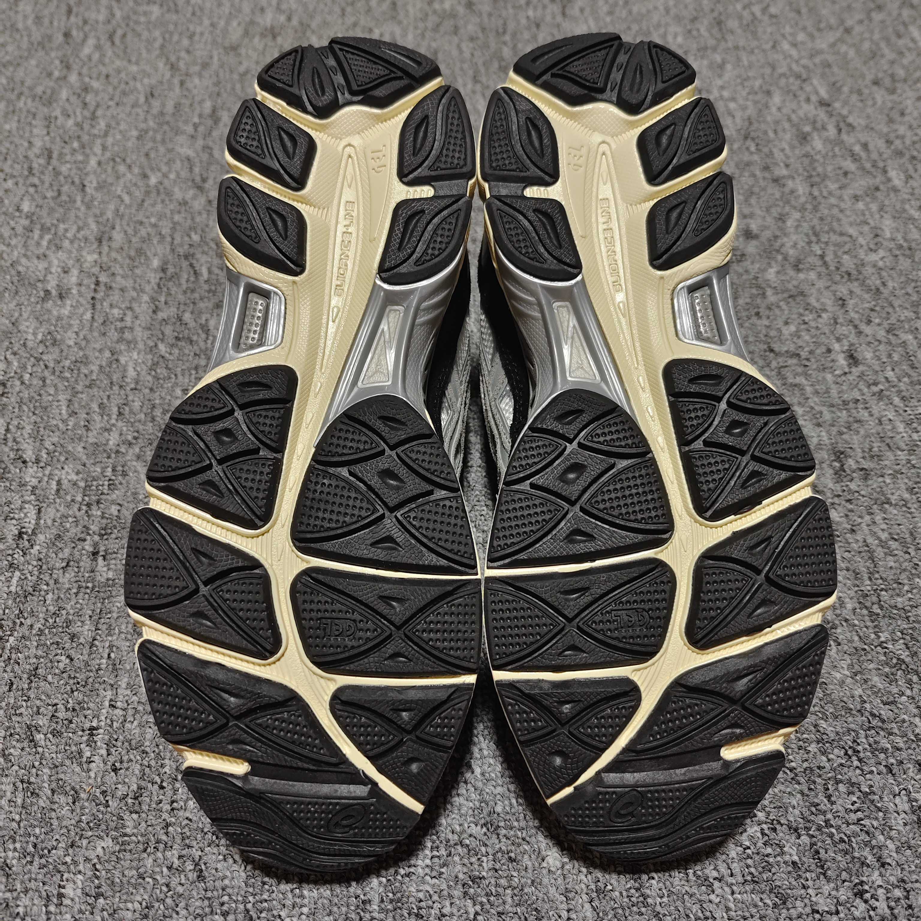   Asics 亚瑟士 GEL-NYC 低帮运动休闲跑步鞋 1201A 789-750 外贸平台专供 大