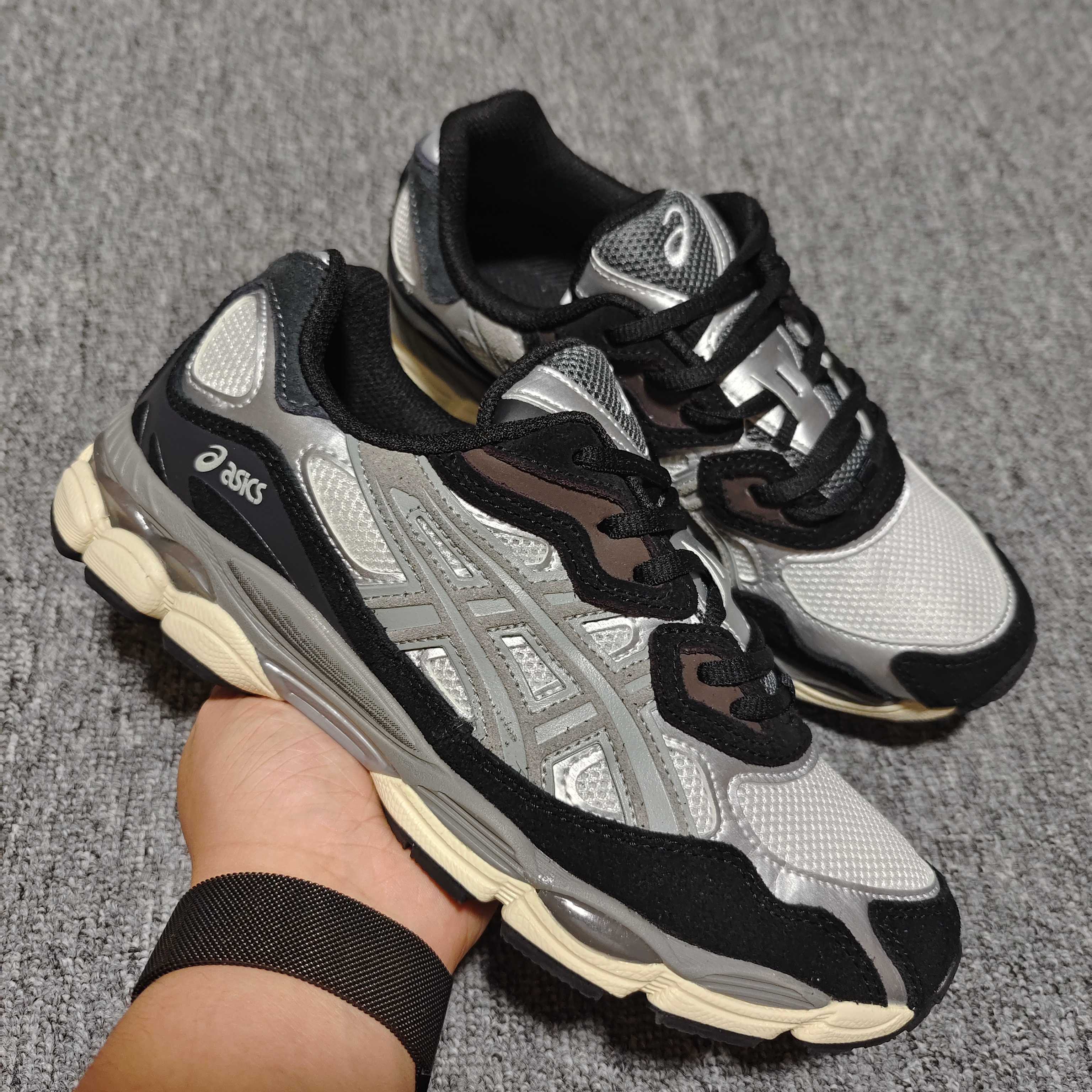   Asics 亚瑟士 GEL-NYC 低帮运动休闲跑步鞋 1201A 789-750 外贸平台专供 大