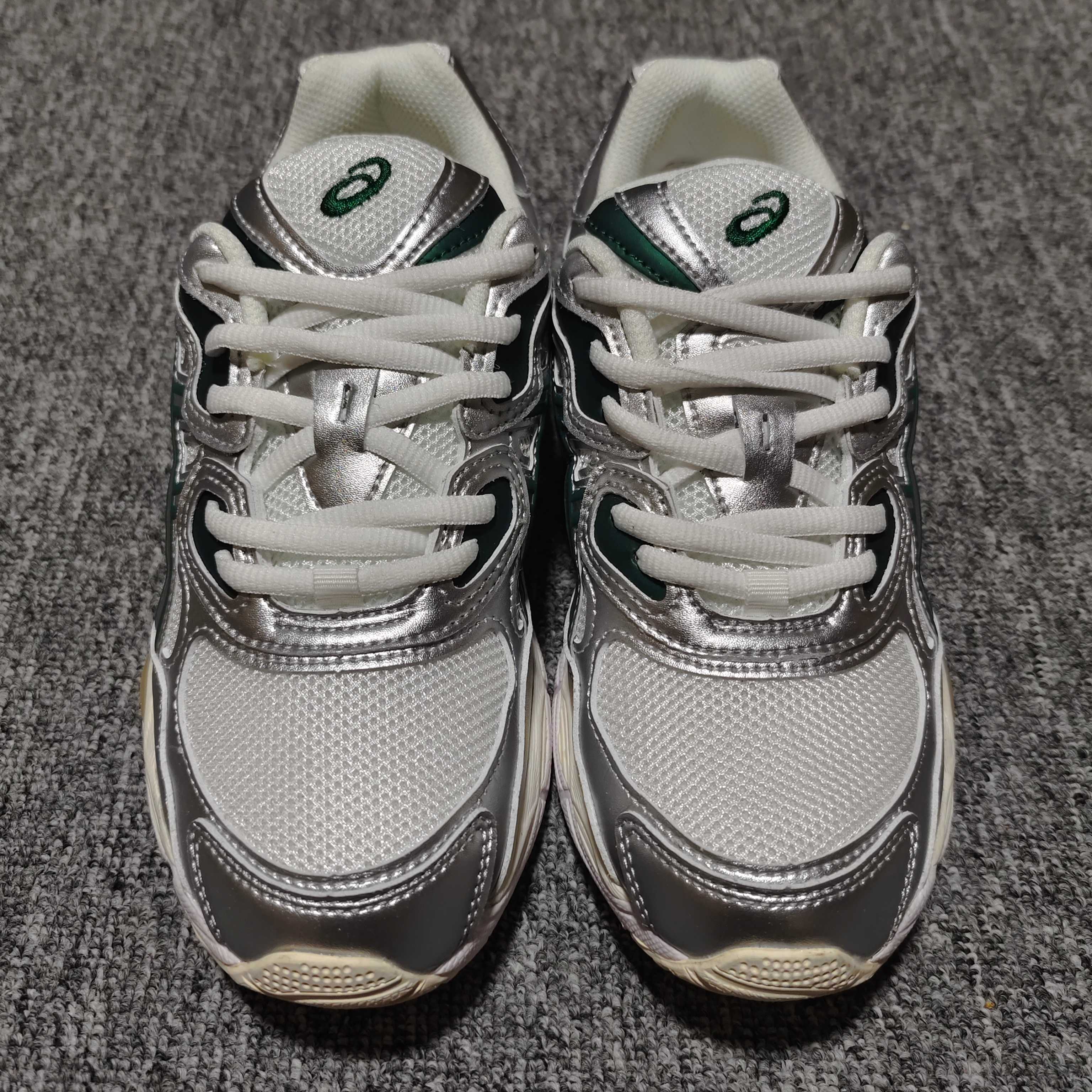   Asics 亚瑟士 GEL-NYC 低帮运动休闲跑步鞋 1201A971-200 外贸平台专供 大厂