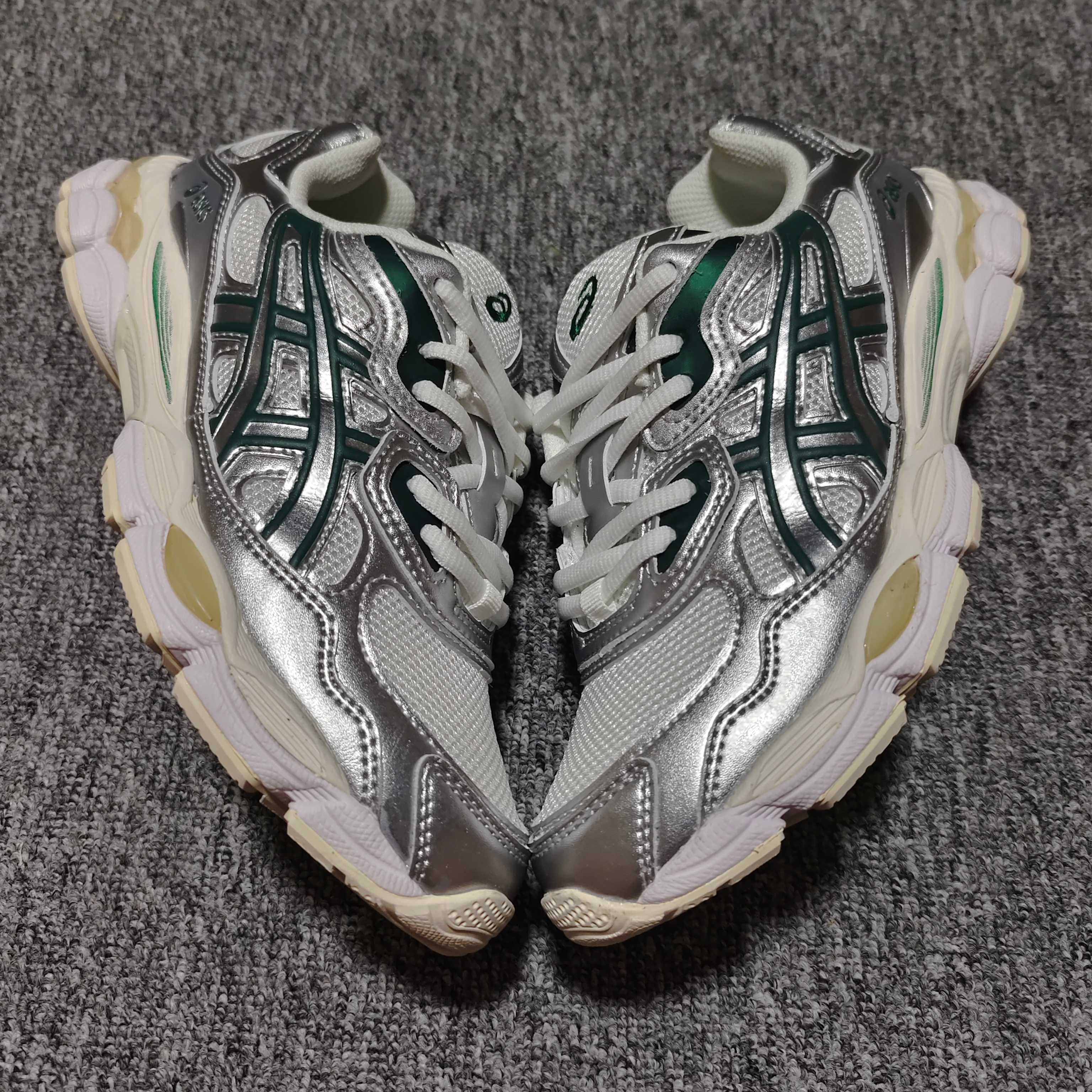   Asics 亚瑟士 GEL-NYC 低帮运动休闲跑步鞋 1201A971-200 外贸平台专供 大厂