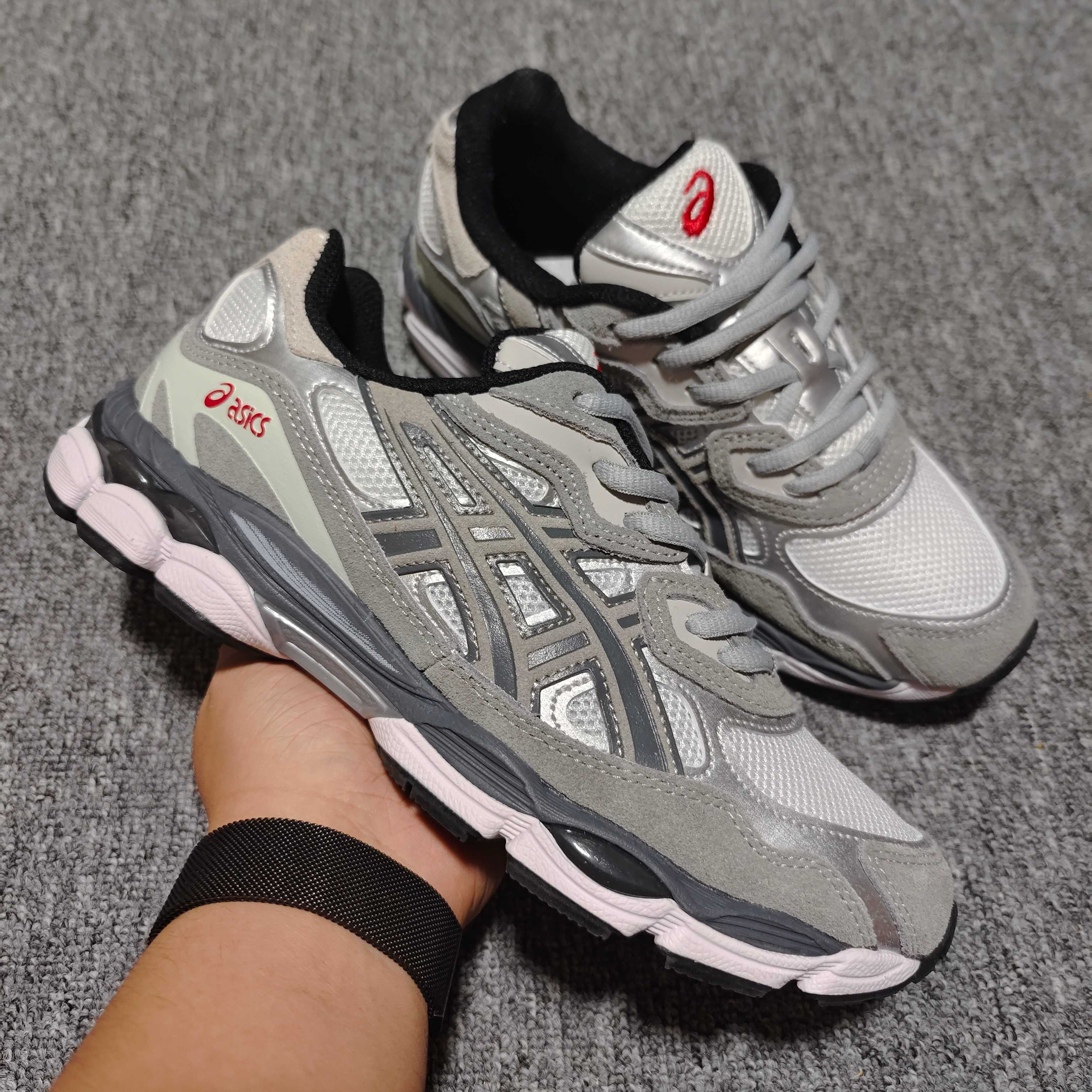   Asics 亚瑟士 GEL-NYC 低帮运动休闲跑步鞋 1201A789-102 外贸平台专供 大厂