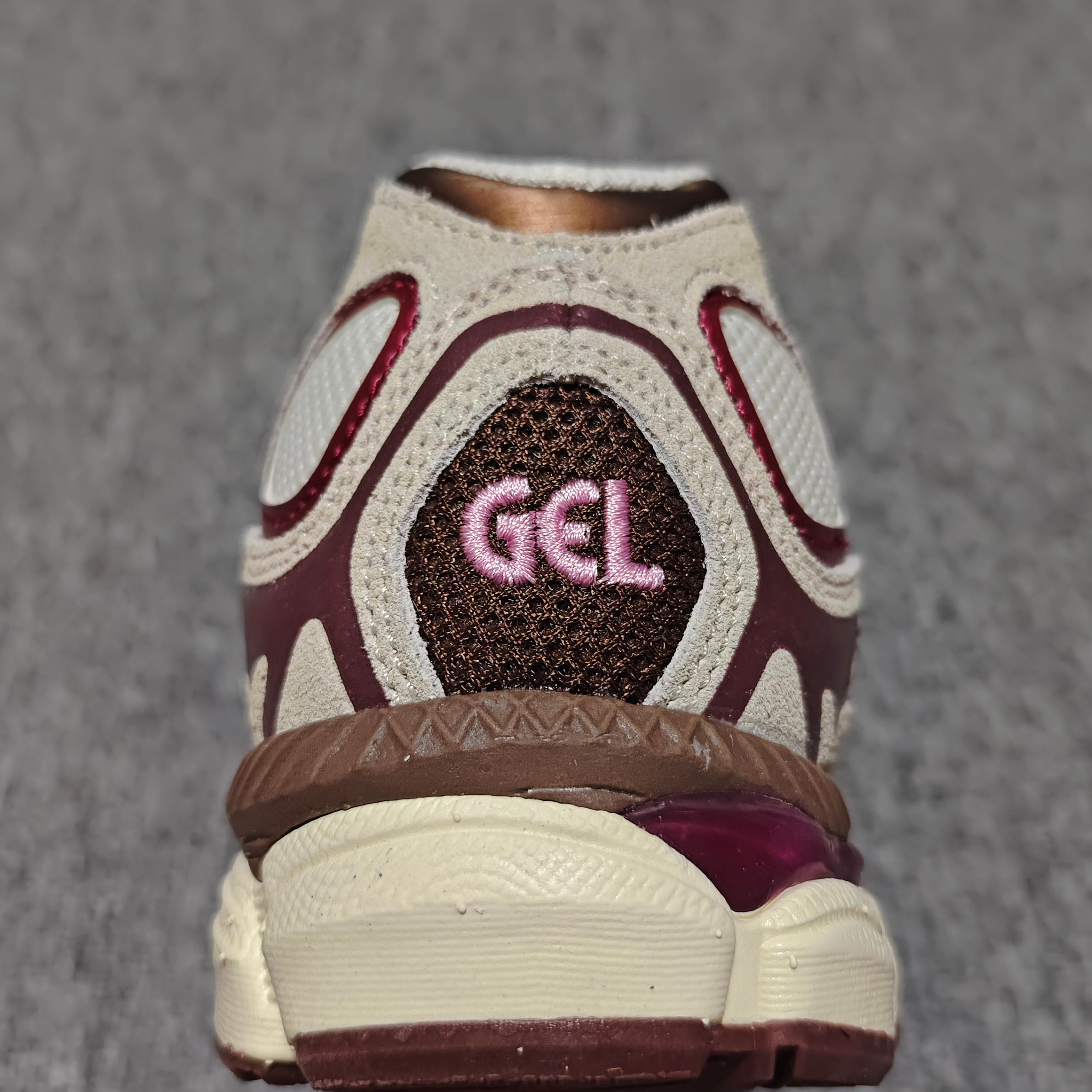   Asics 亚瑟士 GEL-NYC 低帮运动休闲跑步鞋 1203A788-100 外贸平台专供 大厂