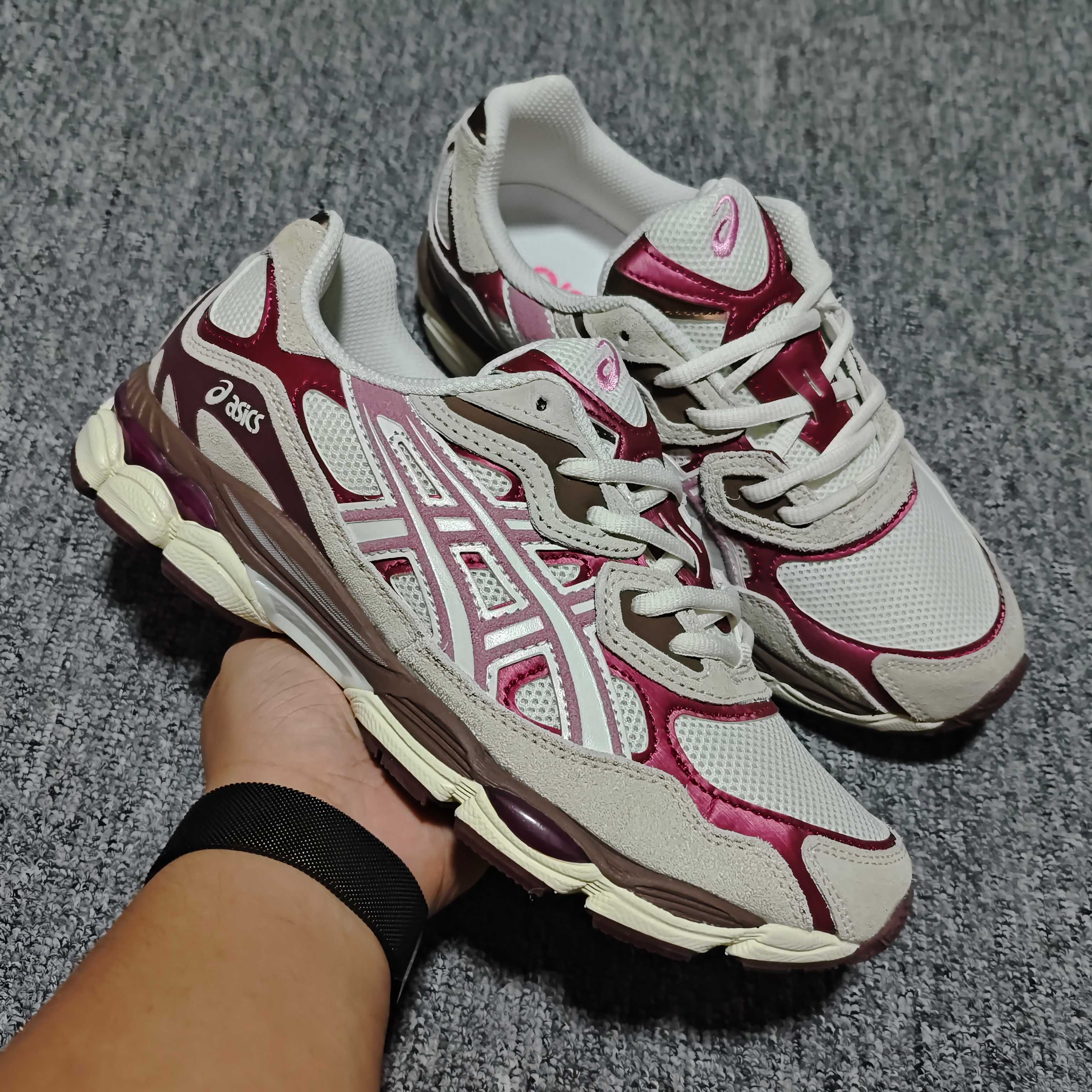   Asics 亚瑟士 GEL-NYC 低帮运动休闲跑步鞋 1203A788-100 外贸平台专供 大厂