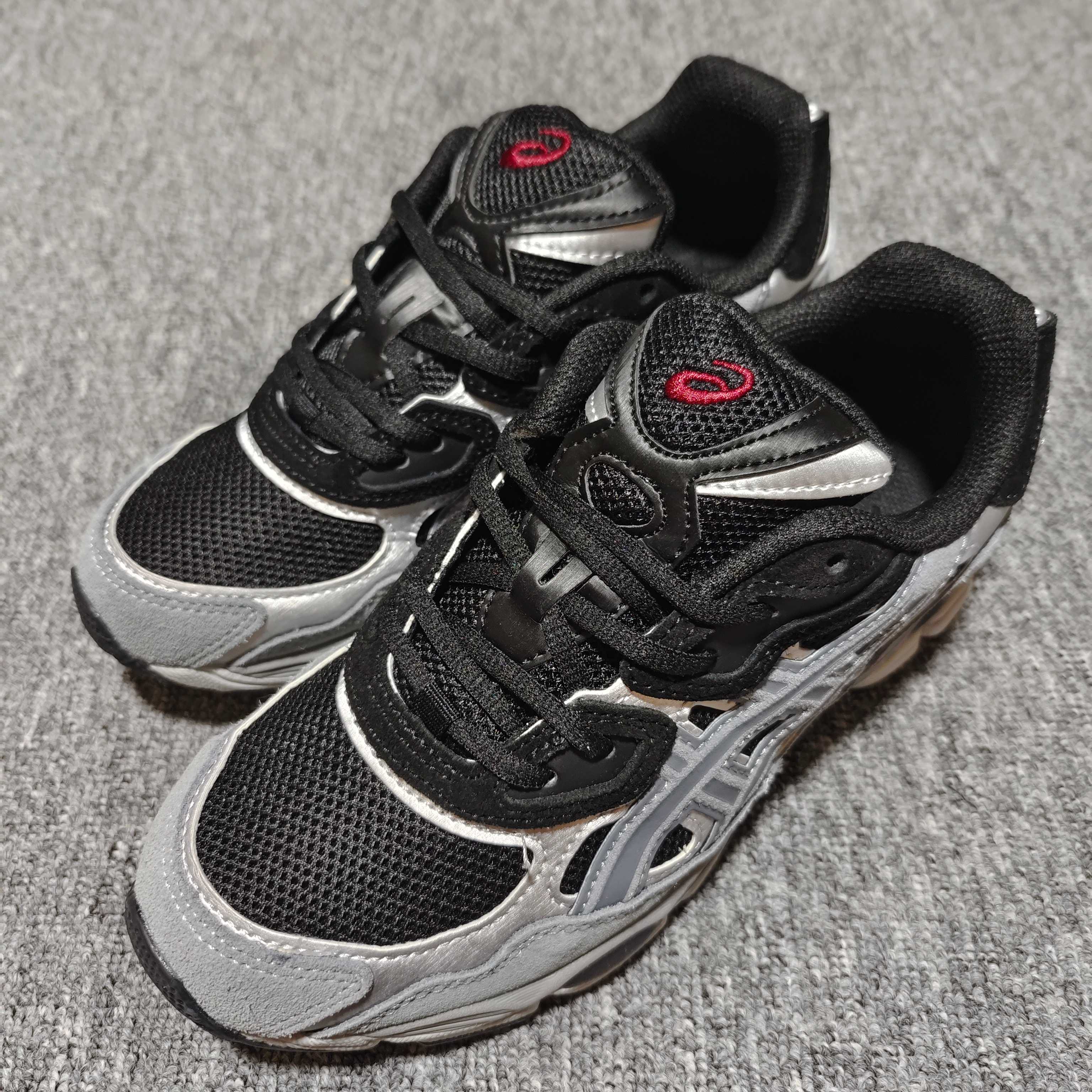   Asics 亚瑟士 GEL-NYC 低帮运动休闲跑步鞋 1203A383-003 外贸平台专供 大厂