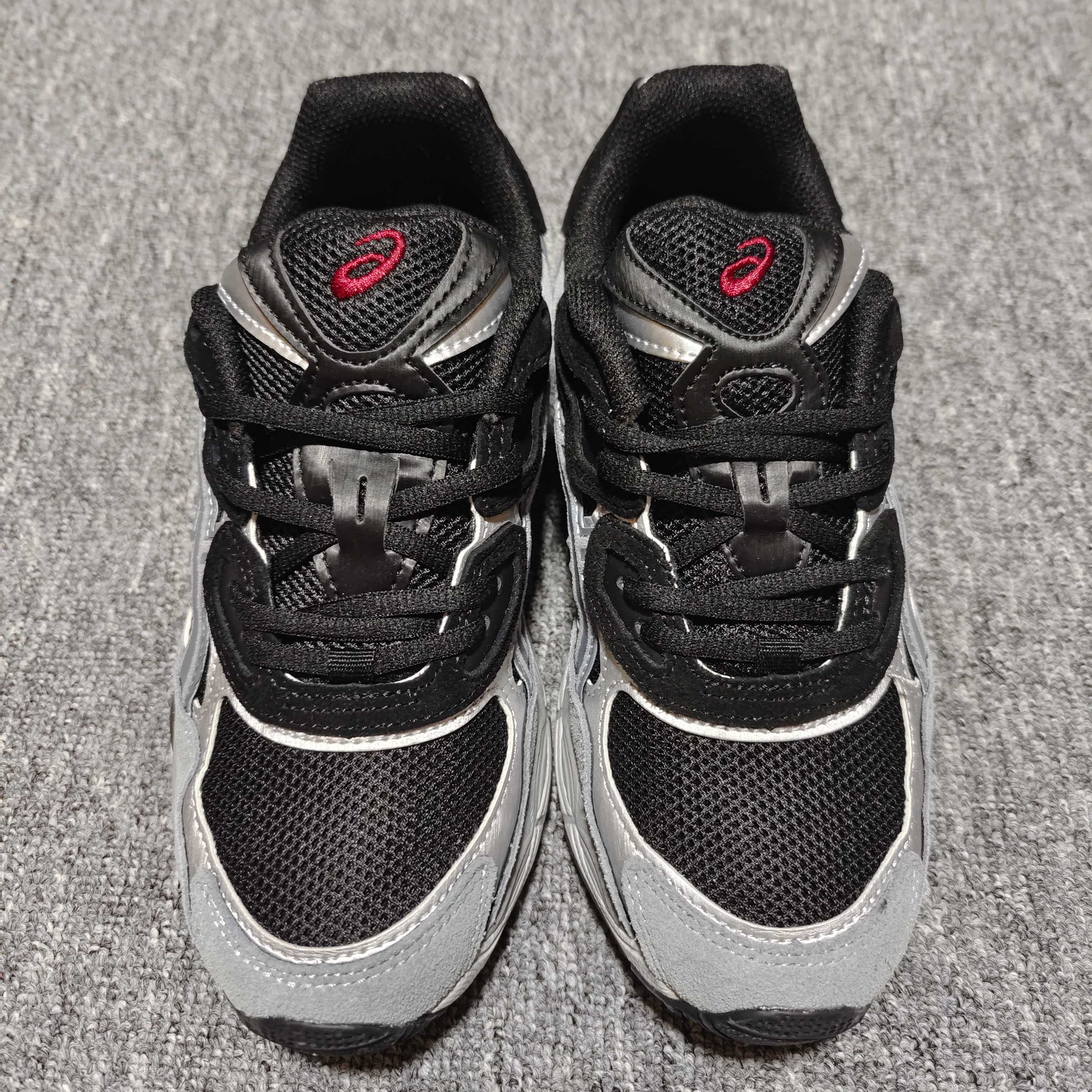   Asics 亚瑟士 GEL-NYC 低帮运动休闲跑步鞋 1203A383-003 外贸平台专供 大厂