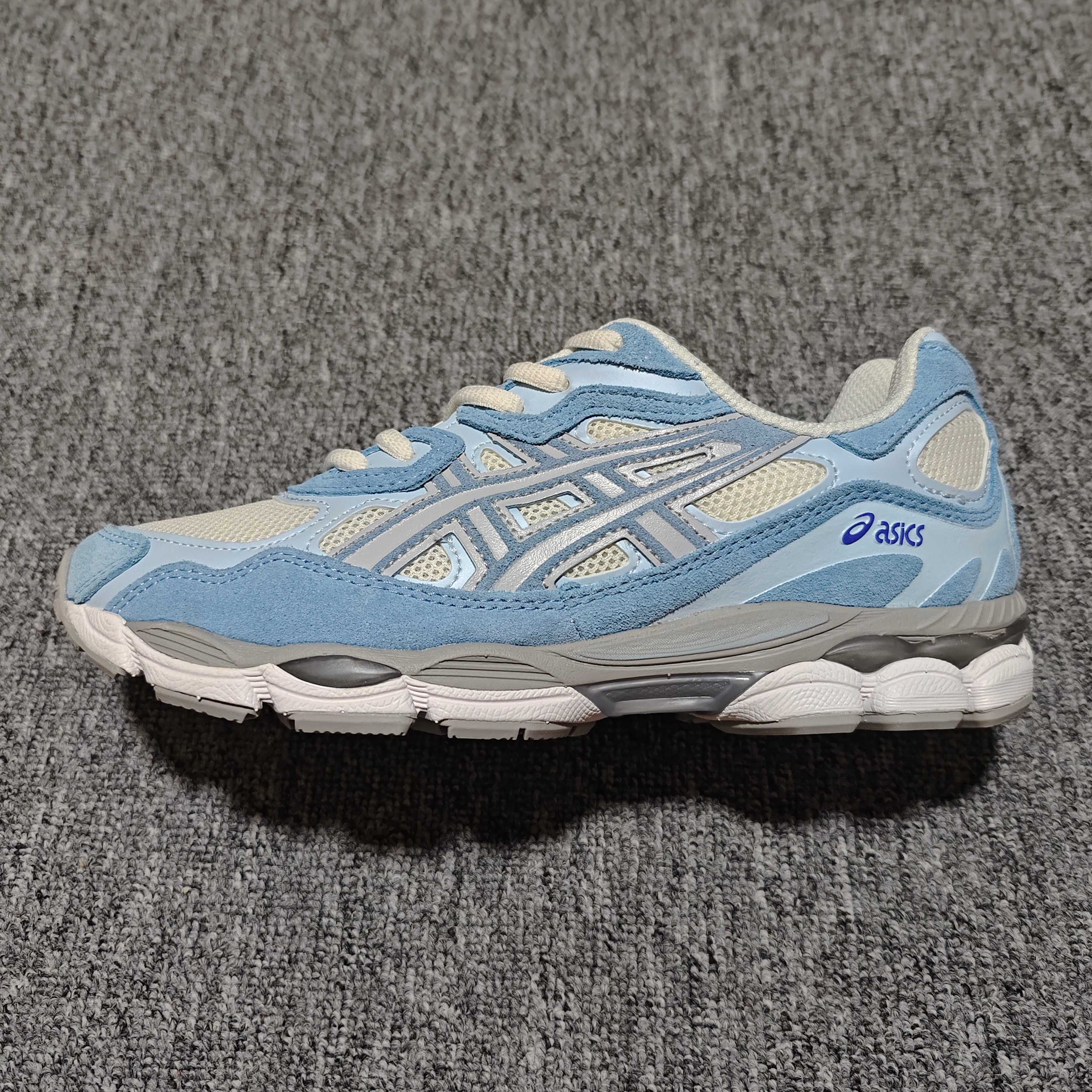   Asics 亚瑟士 GEL-NYC 低帮运动休闲跑步鞋 1203A383-107 外贸平台专供 大厂