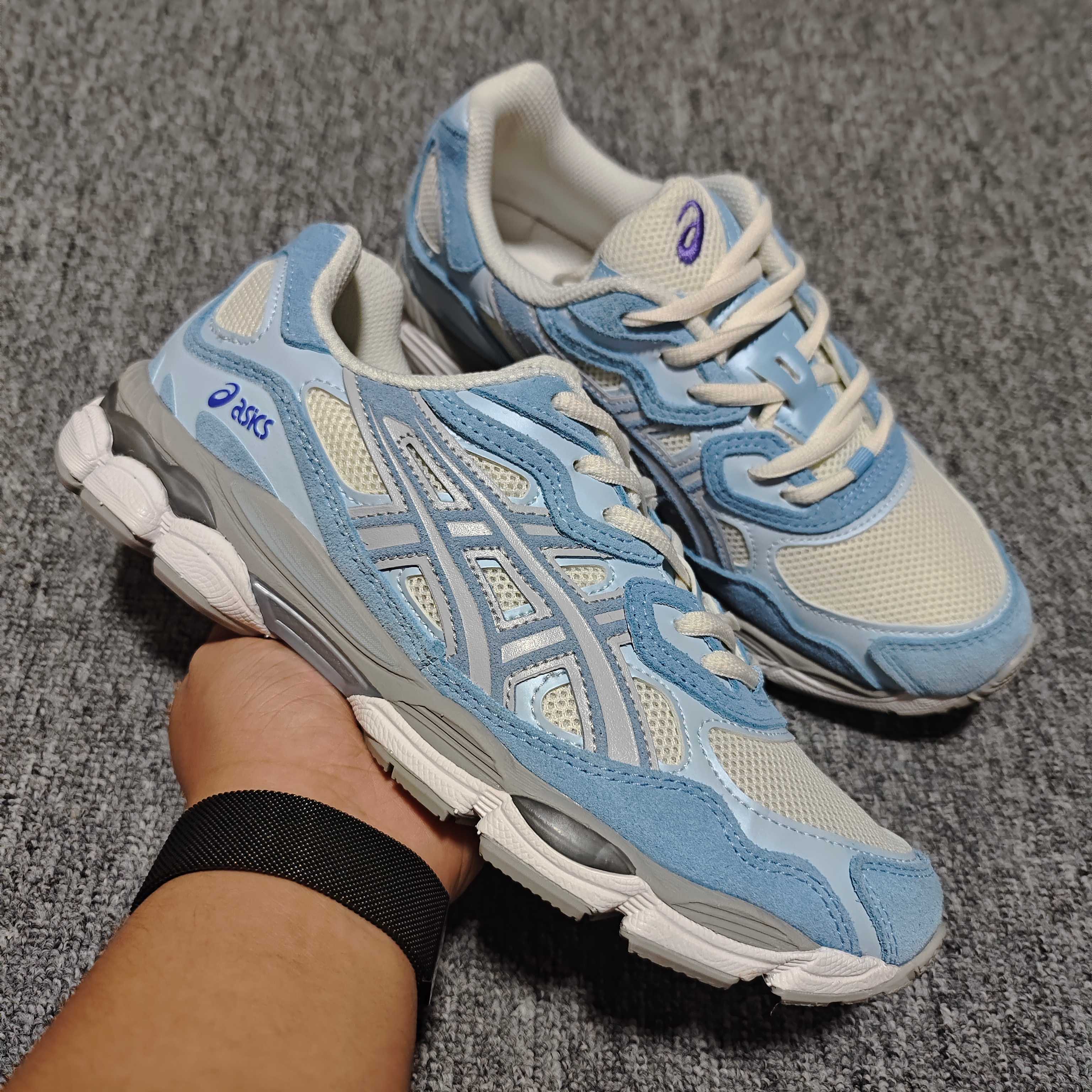   Asics 亚瑟士 GEL-NYC 低帮运动休闲跑步鞋 1203A383-107 外贸平台专供 大厂