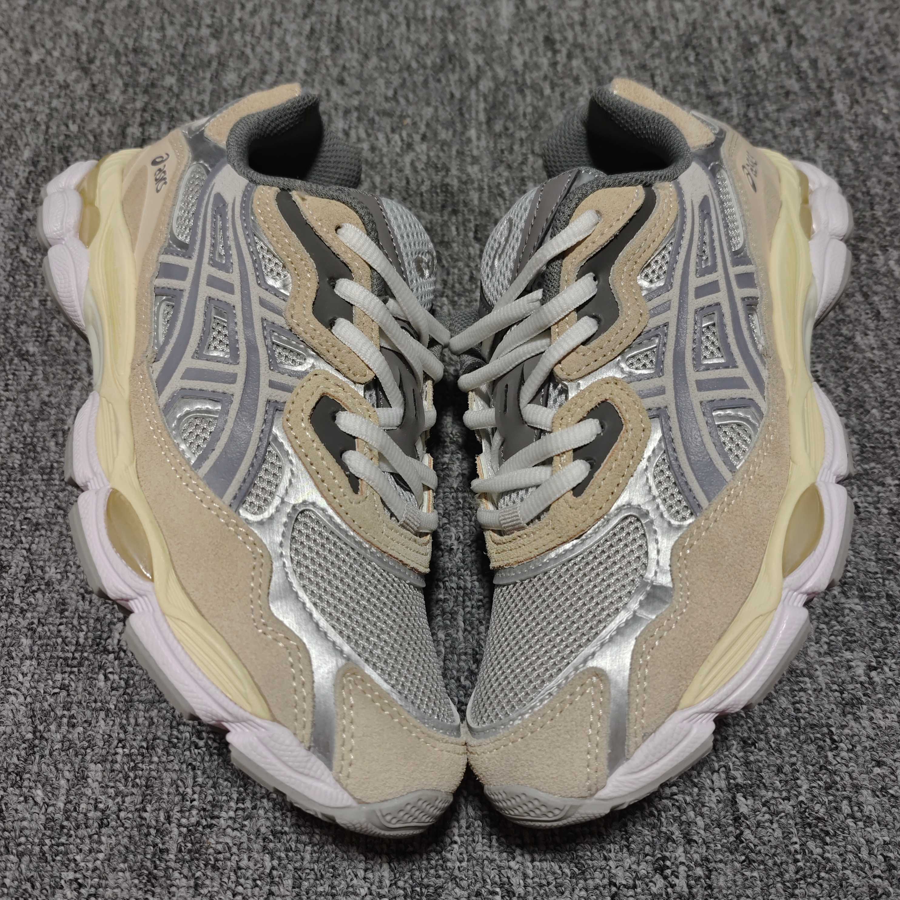   Asics 亚瑟士 GEL-NYC 低帮运动休闲跑步鞋 1203A383-020 外贸平台专供 大厂