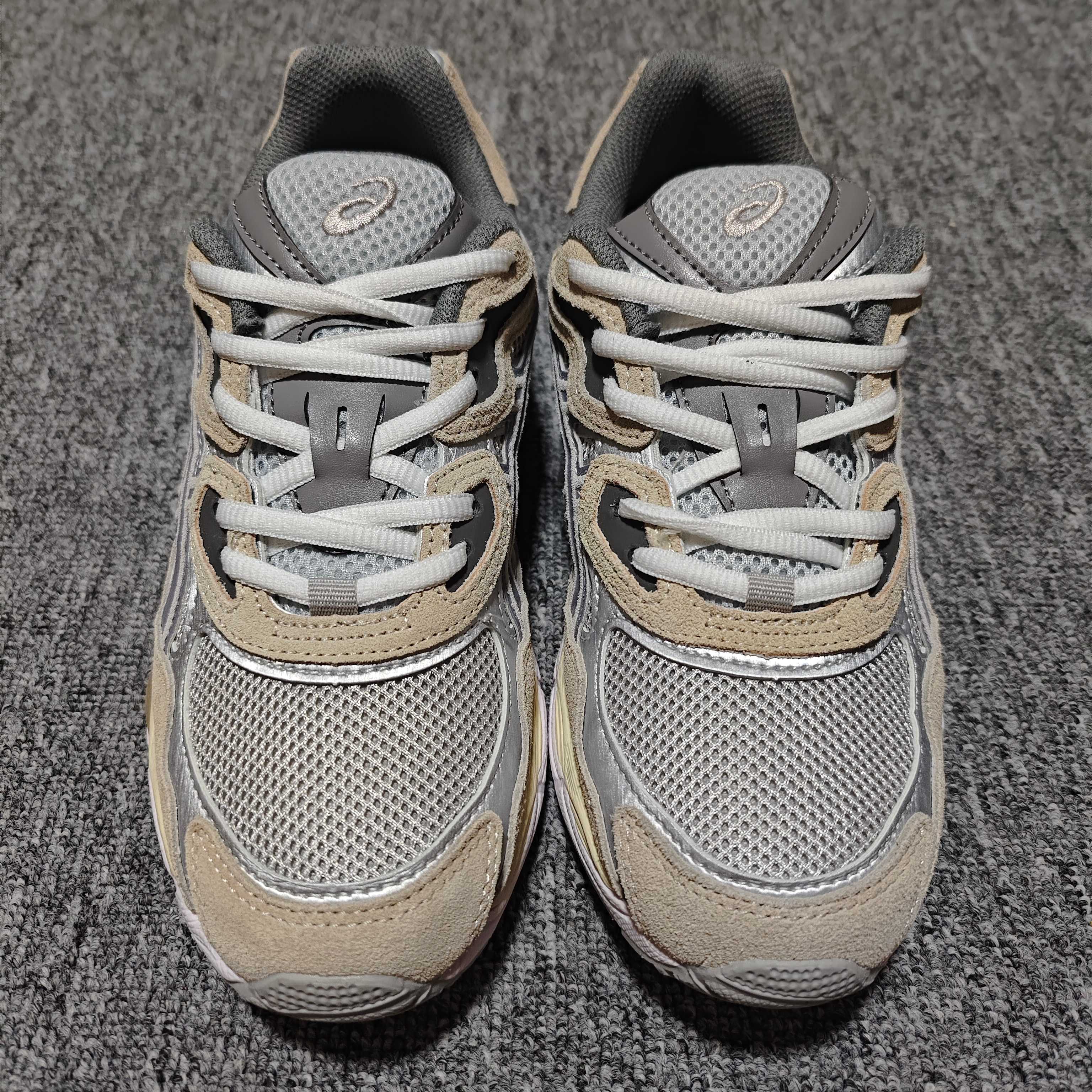   Asics 亚瑟士 GEL-NYC 低帮运动休闲跑步鞋 1203A383-020 外贸平台专供 大厂