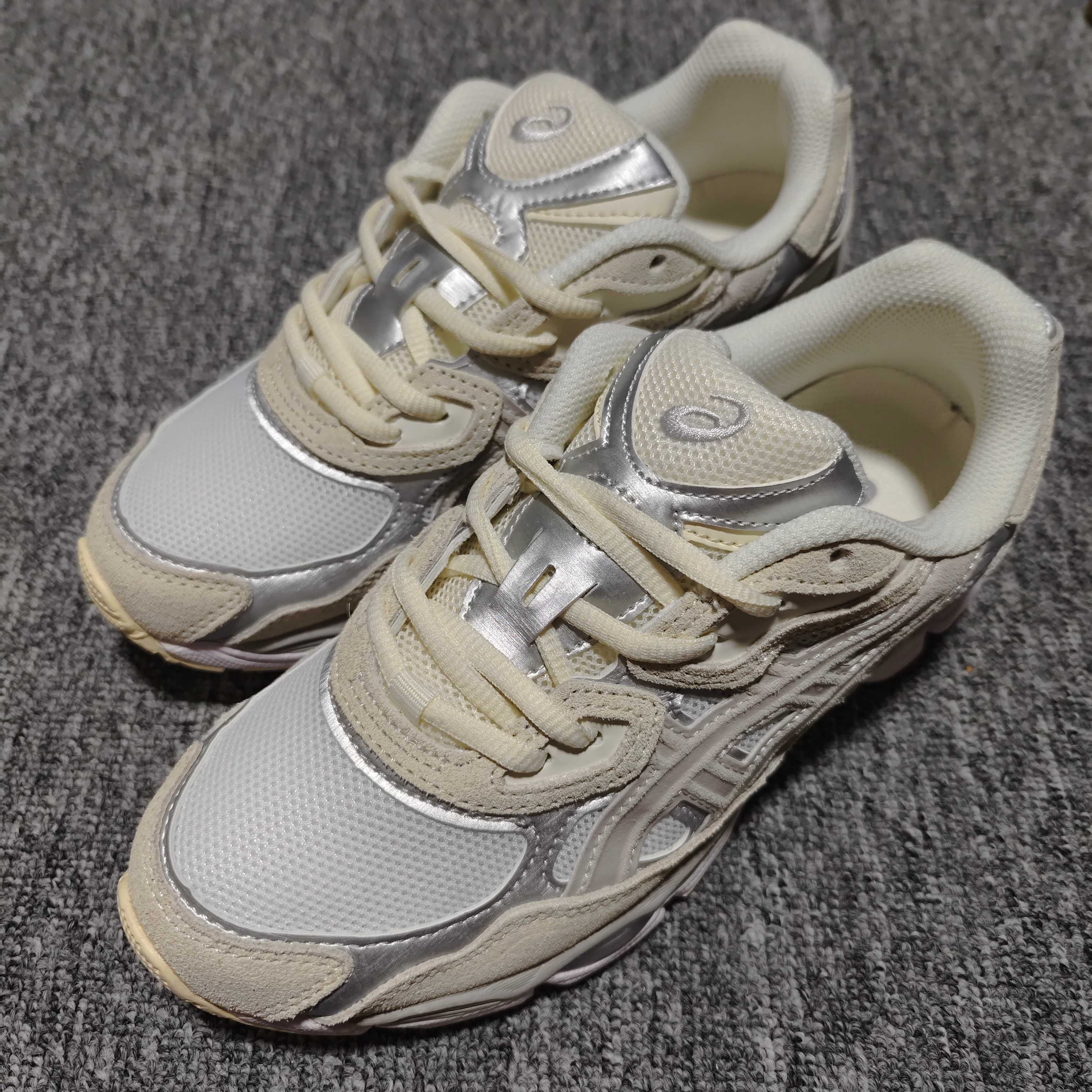   Asics 亚瑟士 GEL-NYC 低帮运动休闲跑步鞋 1201A 789-105 外贸平台专供 大