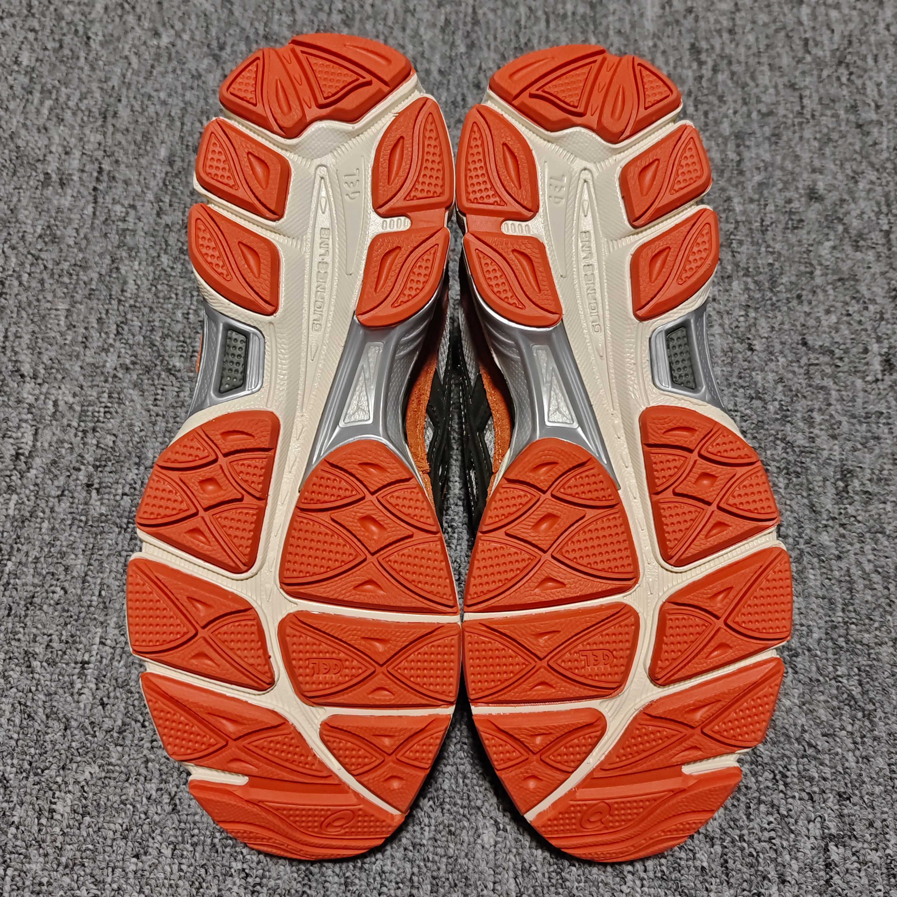   Asics 亚瑟士 GEL-NYC 低帮运动休闲跑步鞋 1201A789-251 外贸平台专供 大厂
