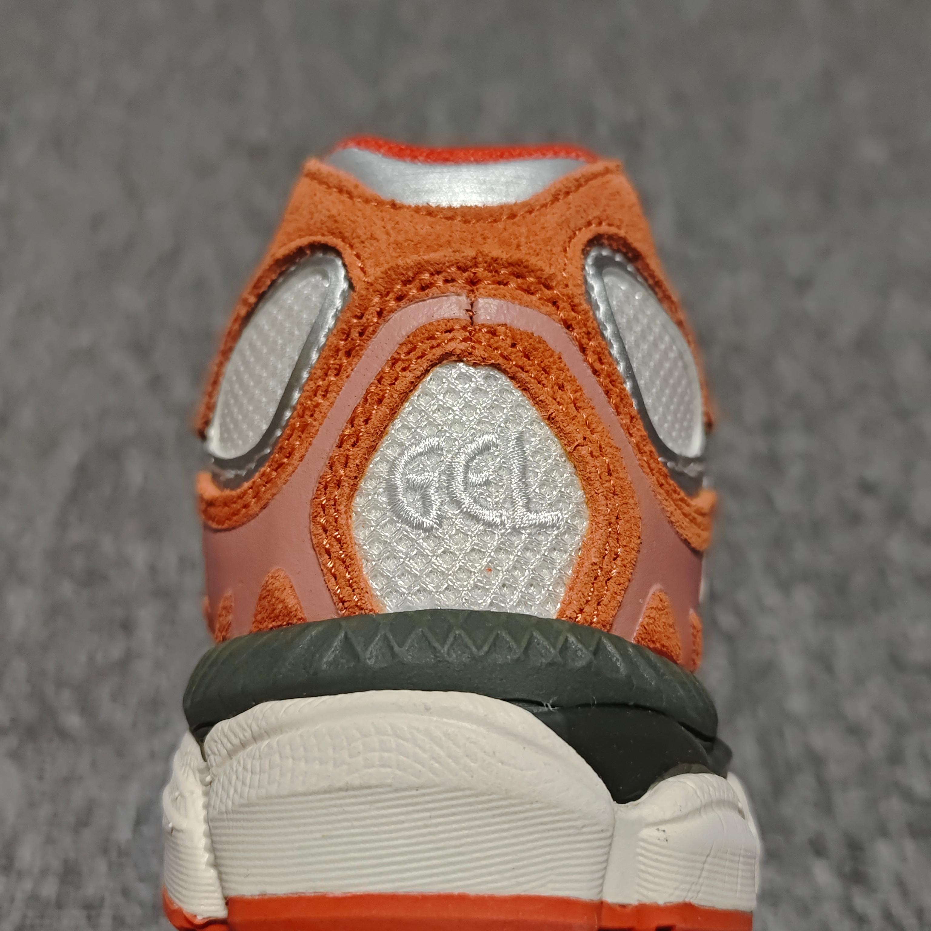   Asics 亚瑟士 GEL-NYC 低帮运动休闲跑步鞋 1201A789-251 外贸平台专供 大厂