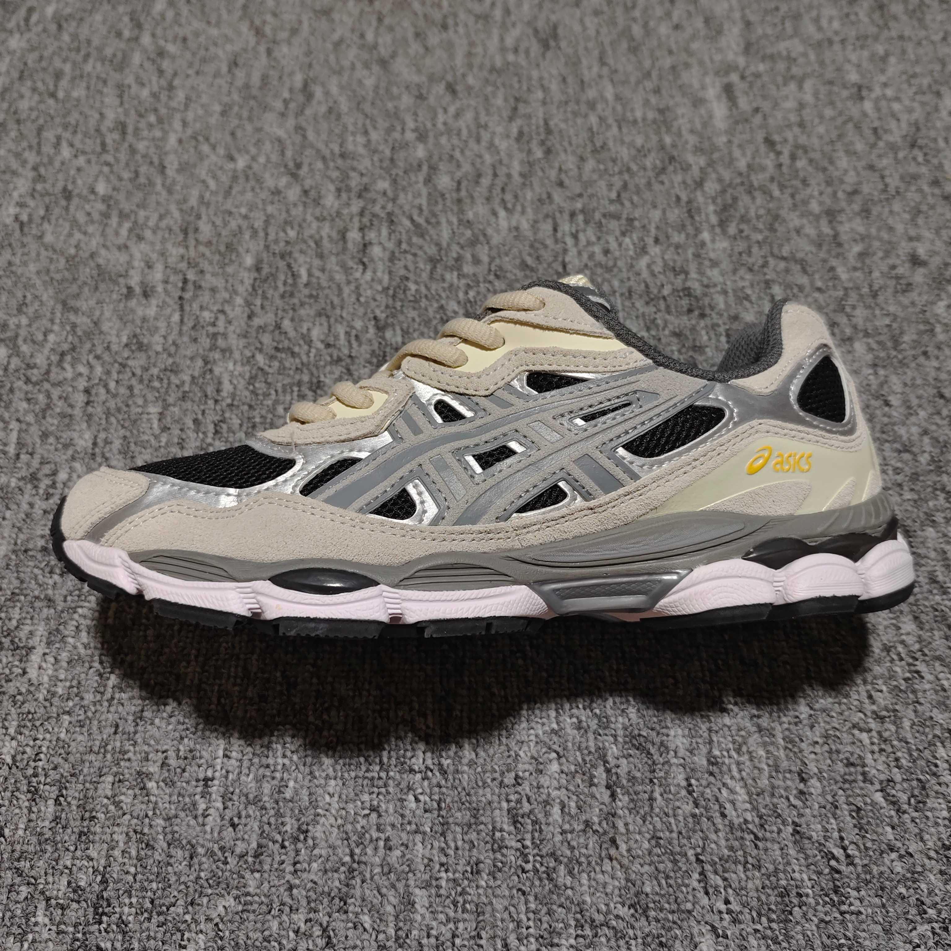   Asics 亚瑟士 GEL-NYC 低帮运动休闲跑步鞋 1201A789-001 外贸平台专供 大厂