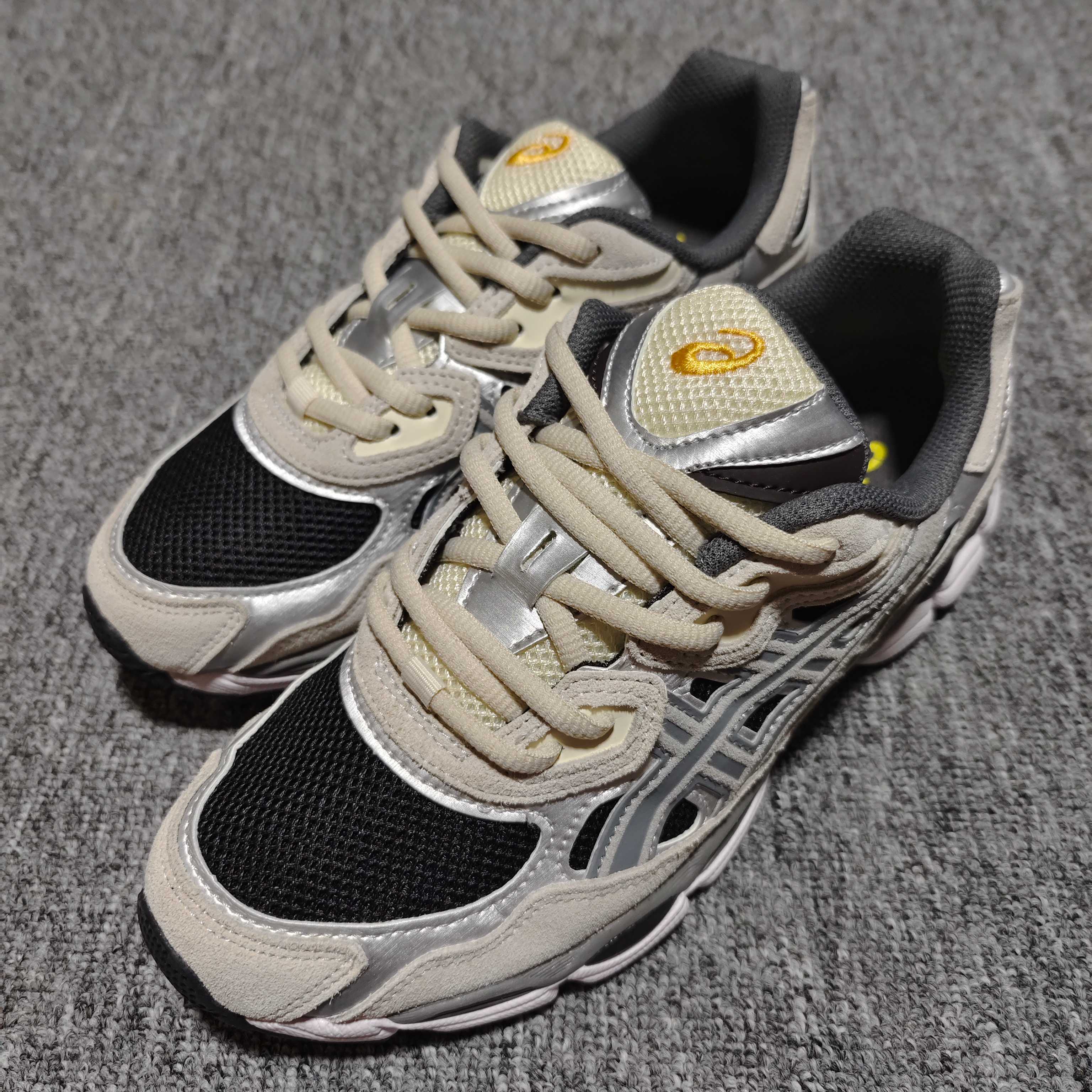  Asics 亚瑟士 GEL-NYC 低帮运动休闲跑步鞋 1201A789-001 外贸平台专供 大厂
