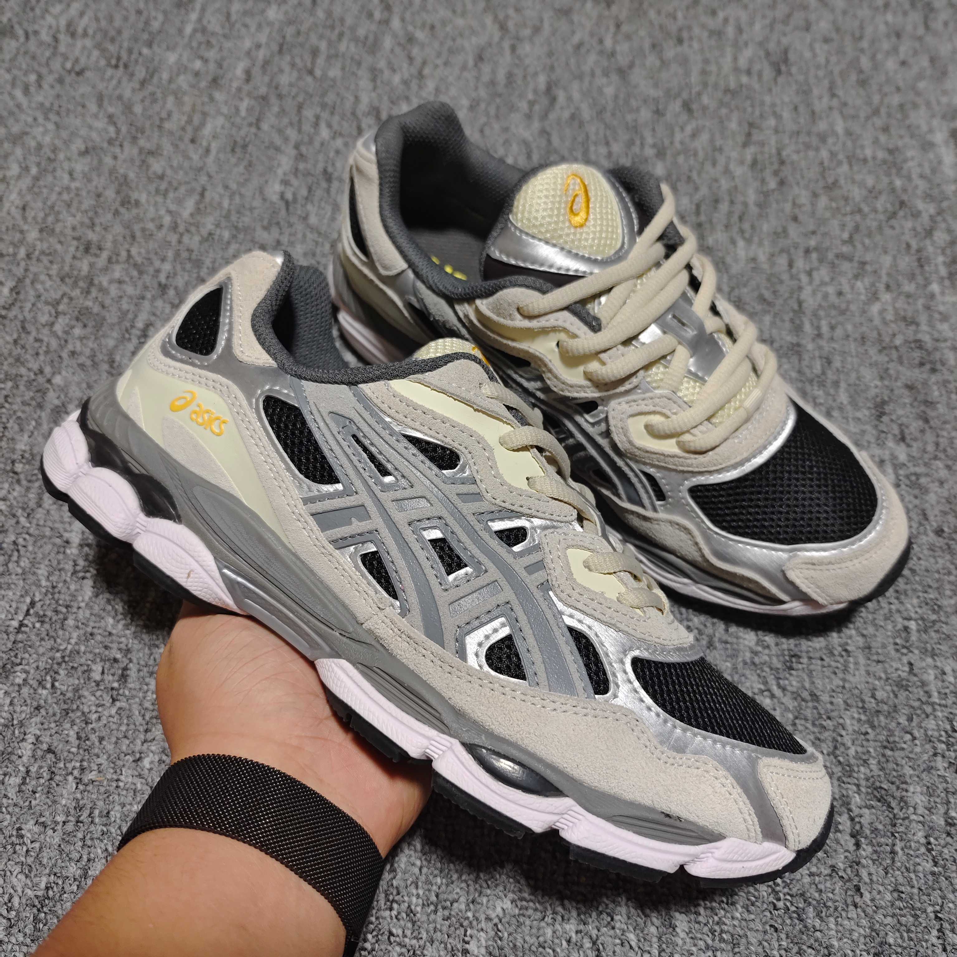   Asics 亚瑟士 GEL-NYC 低帮运动休闲跑步鞋 1201A789-001 外贸平台专供 大厂