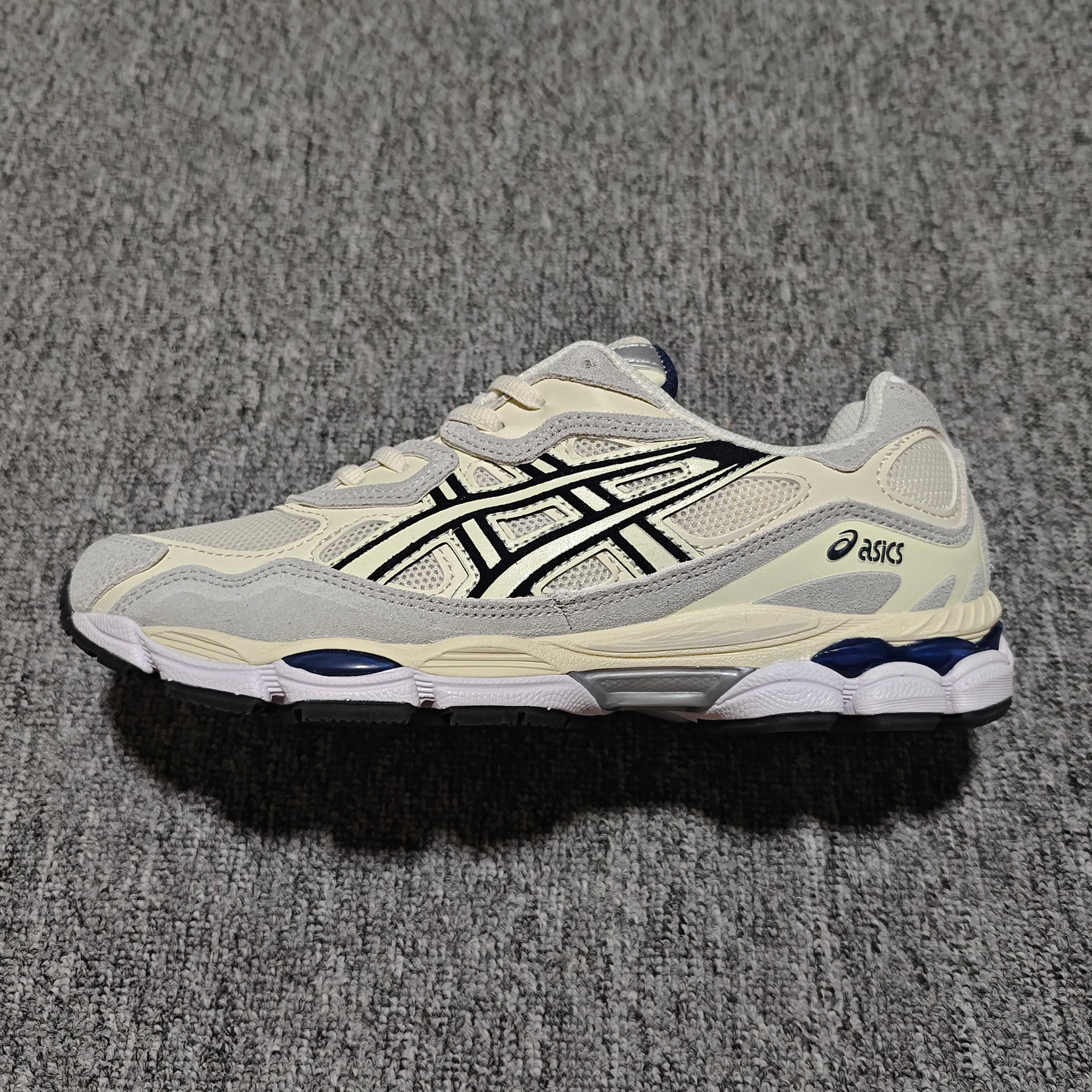   Asics 亚瑟士 GEL-NYC 低帮运动休闲跑步鞋 1203A788-101 外贸平台专供 大厂