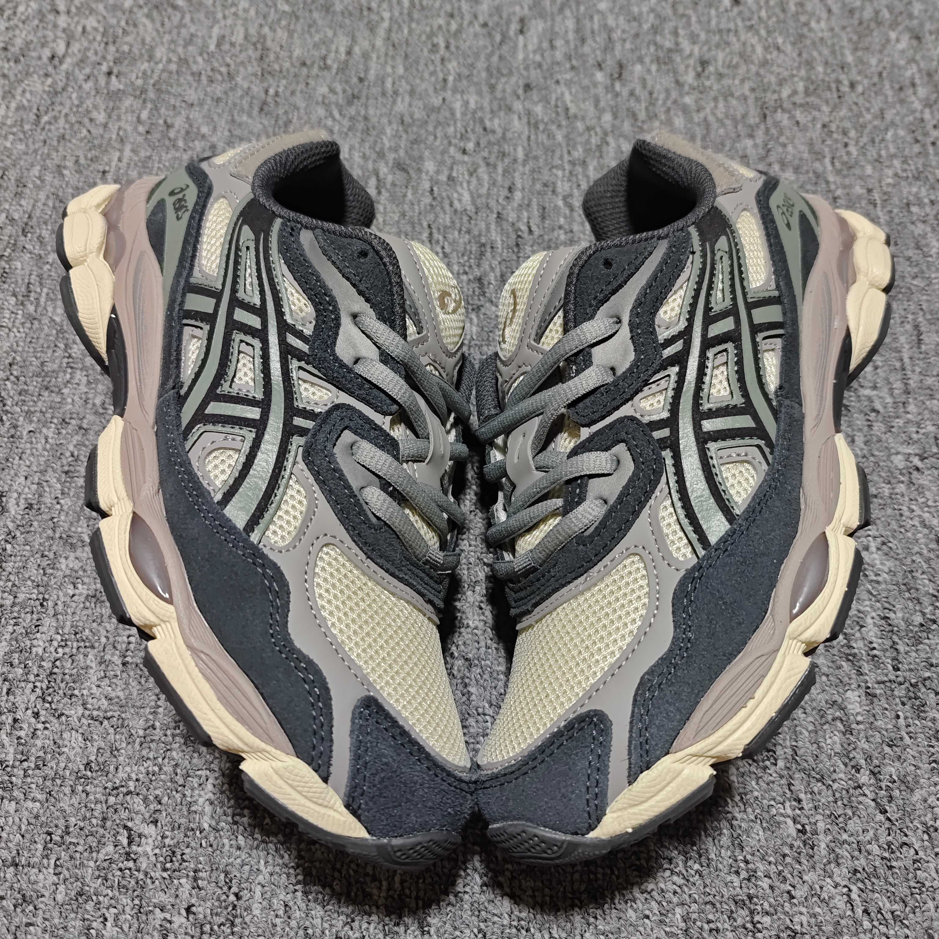   Asics 亚瑟士 GEL-NYC 低帮运动休闲跑步鞋 1201A789-250 外贸平台专供 大厂