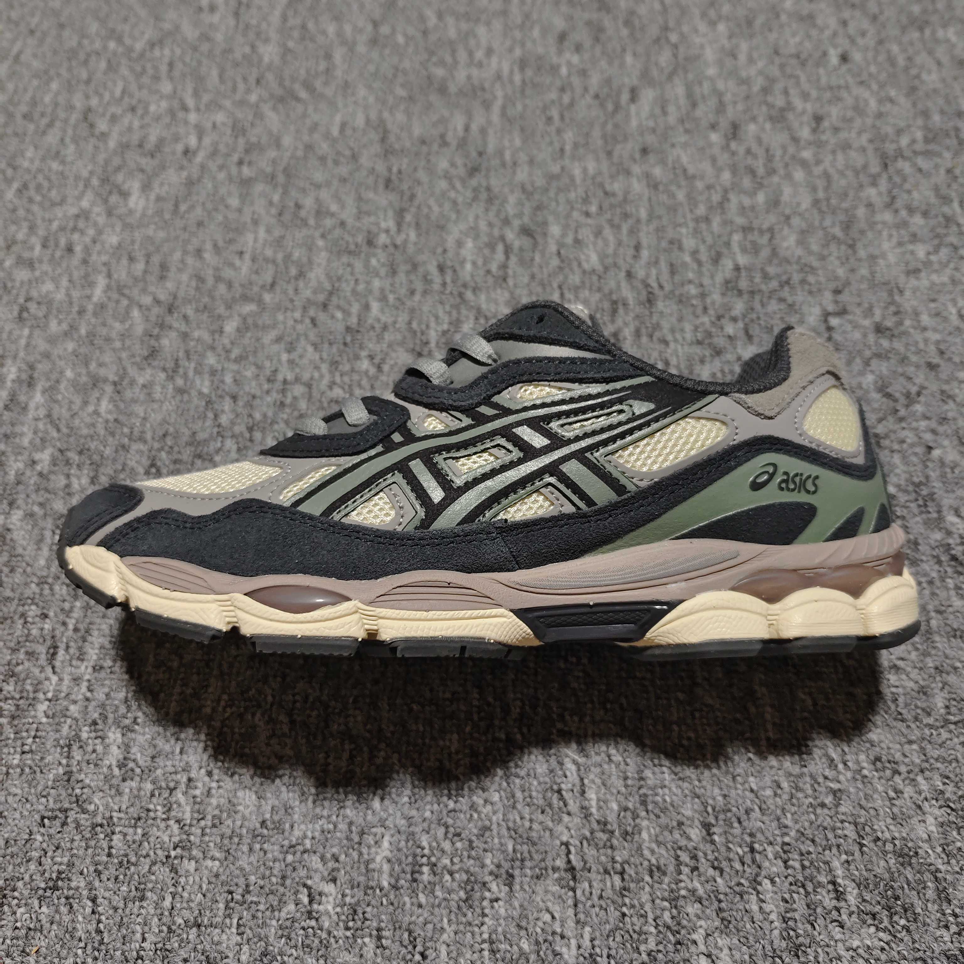   Asics 亚瑟士 GEL-NYC 低帮运动休闲跑步鞋 1201A789-250 外贸平台专供 大厂