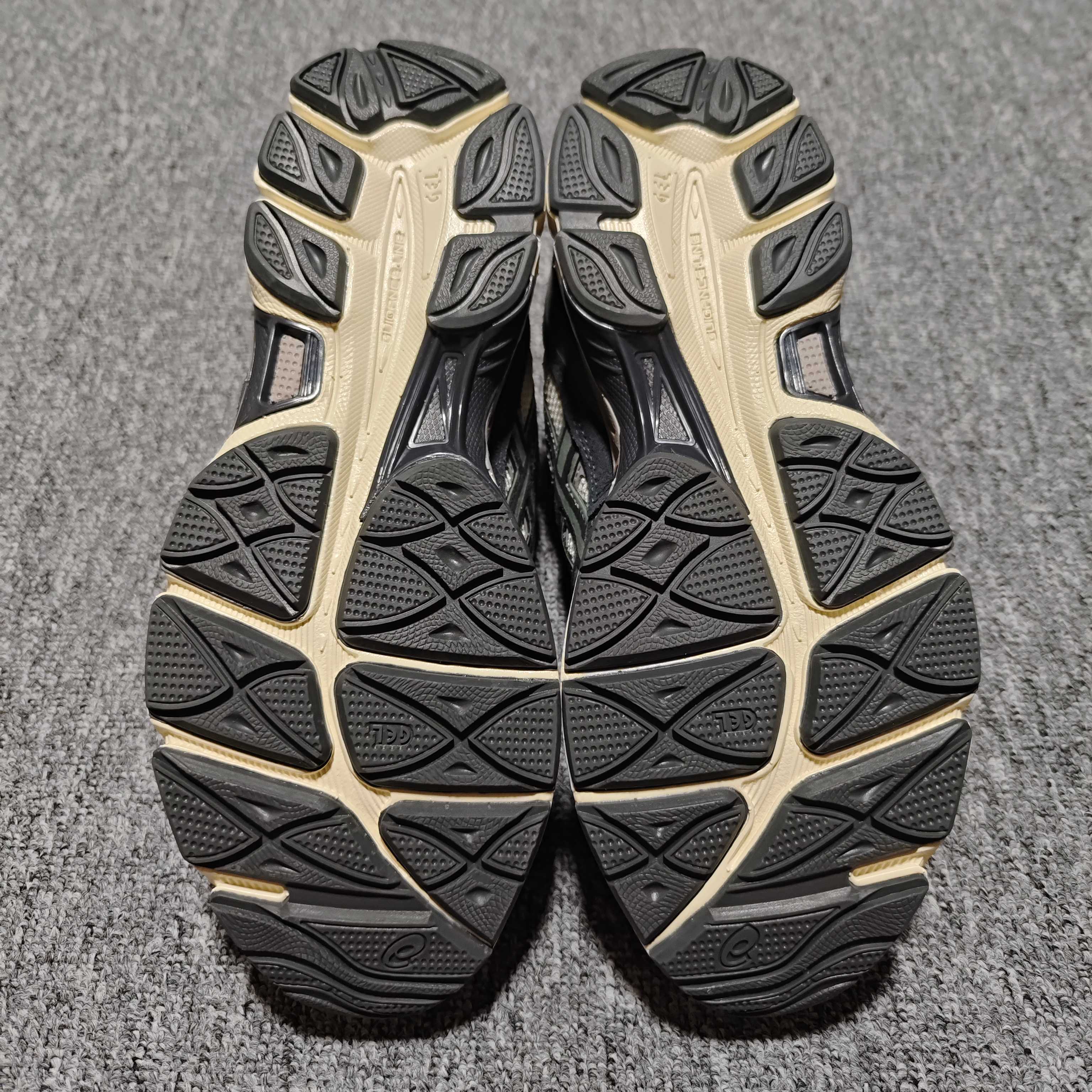   Asics 亚瑟士 GEL-NYC 低帮运动休闲跑步鞋 1201A789-250 外贸平台专供 大厂