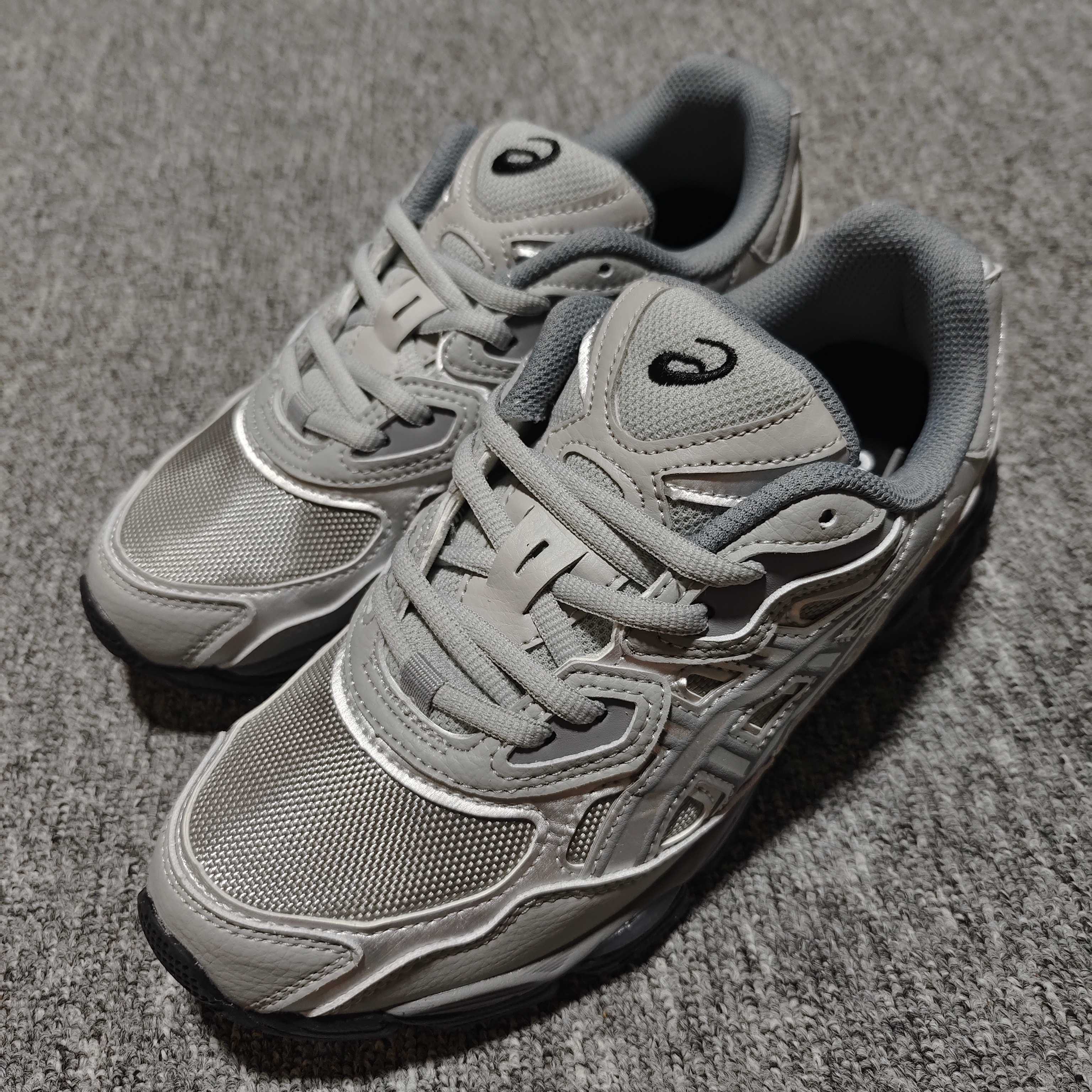   Asics 亚瑟士 GEL-NYC 低帮运动休闲跑步鞋 1203A280-020 外贸平台专供 大厂
