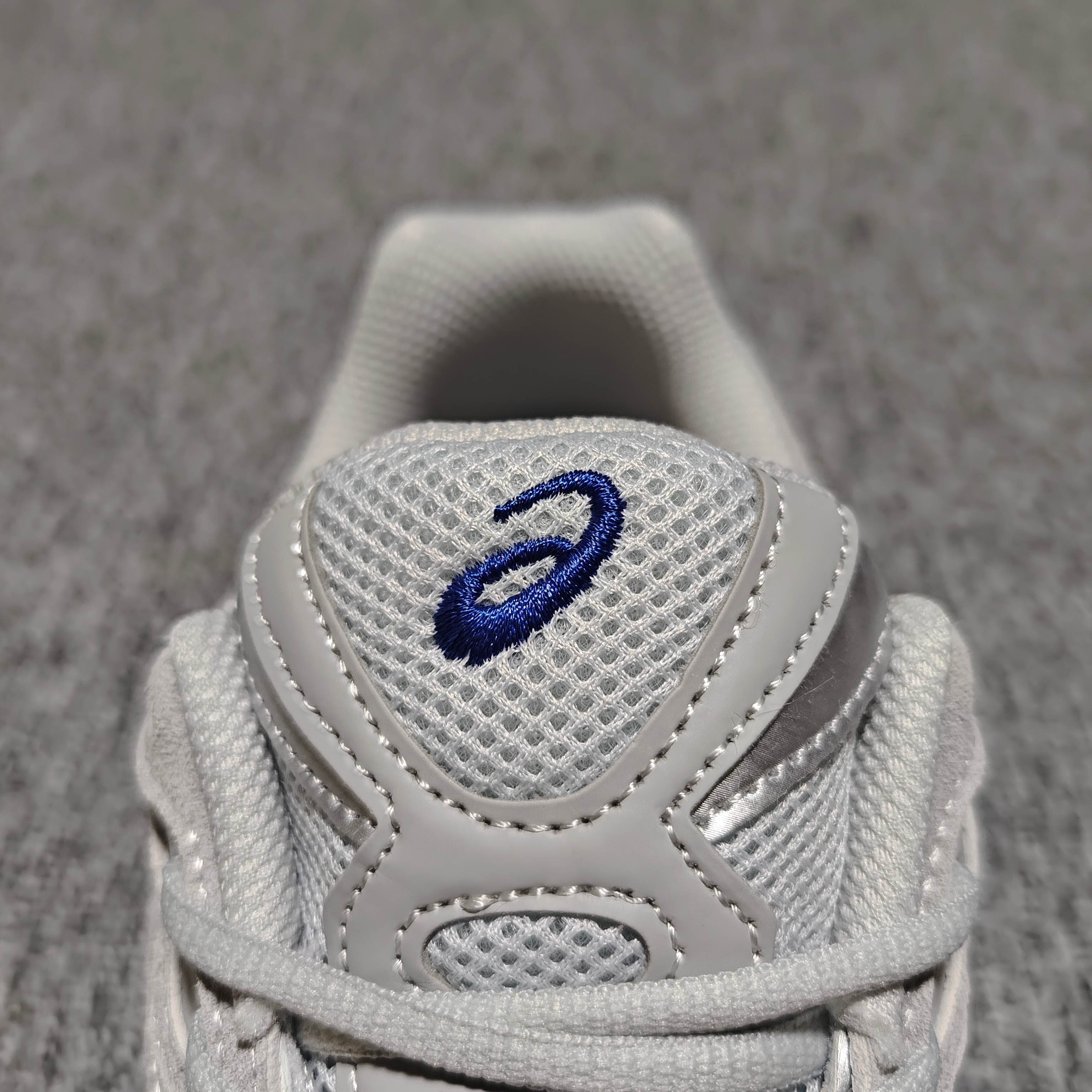   Asics 亚瑟士 GEL-NYC 低帮运动休闲跑步鞋 1203A383-025 外贸平台专供 大厂