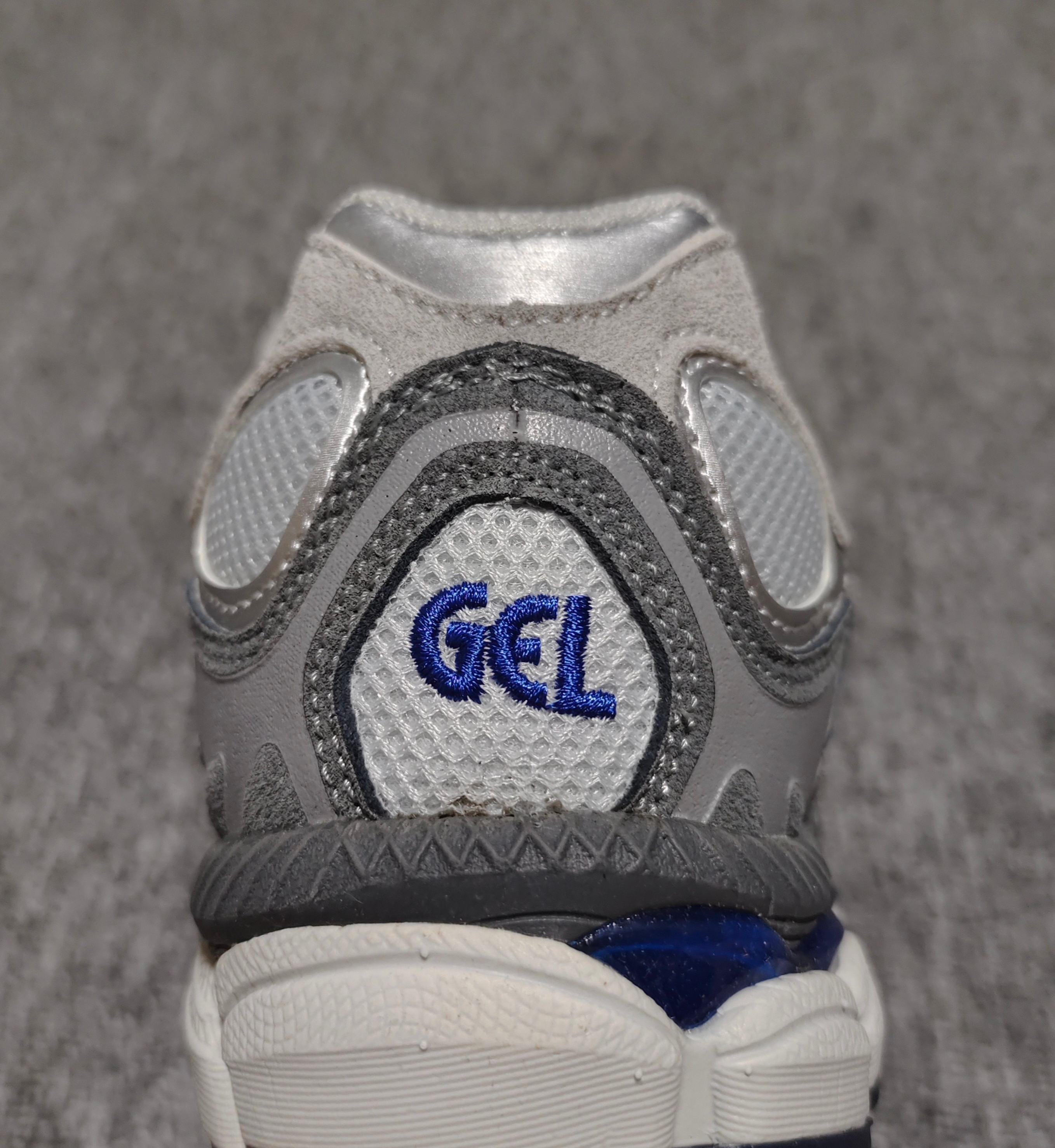   Asics 亚瑟士 GEL-NYC 低帮运动休闲跑步鞋 1203A383-025 外贸平台专供 大厂