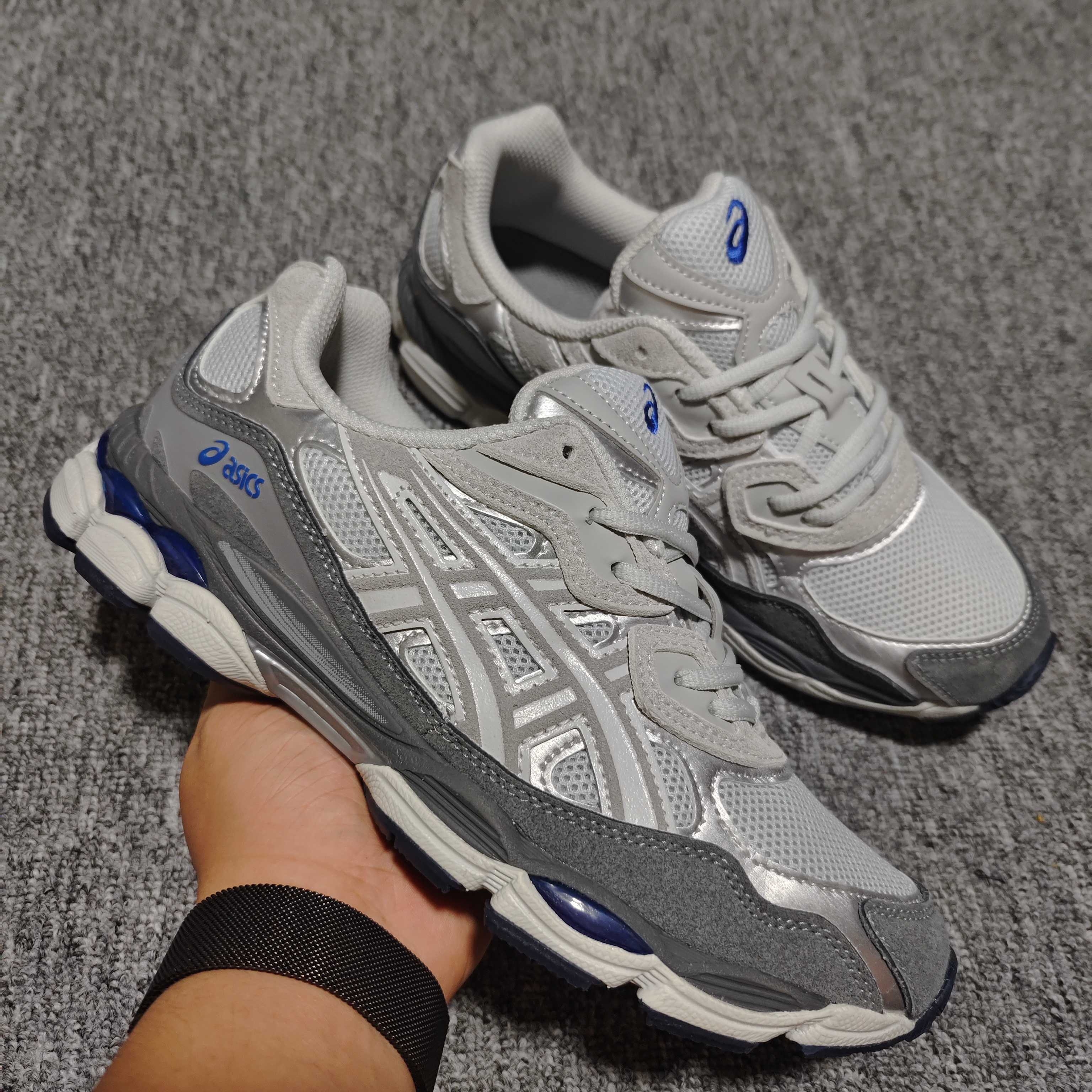   Asics 亚瑟士 GEL-NYC 低帮运动休闲跑步鞋 1203A383-025 外贸平台专供 大厂