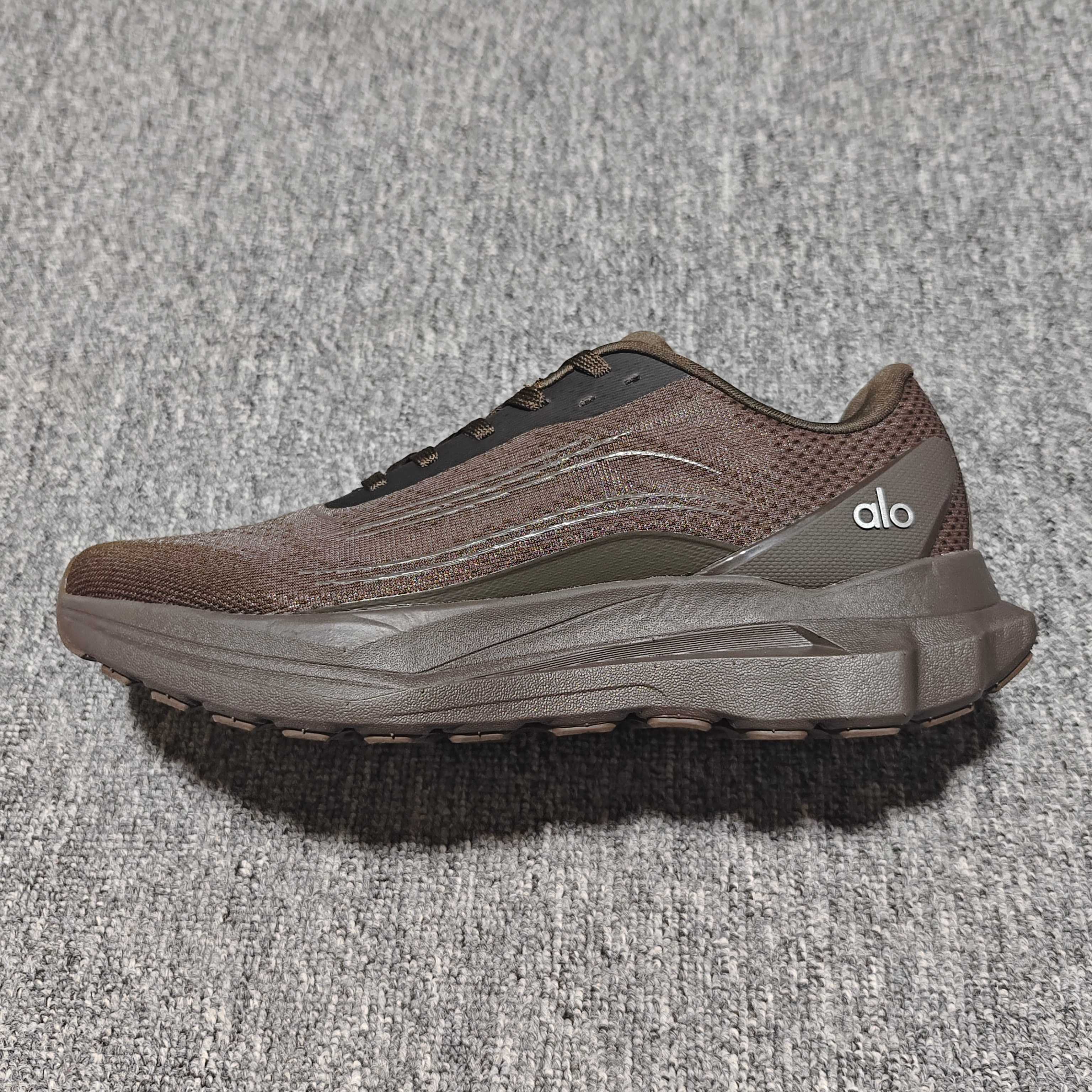 alo yoga Runner 网面低帮休闲跑步鞋 A0590U 新版本出货 大厂出品 外贸专供品质 尺