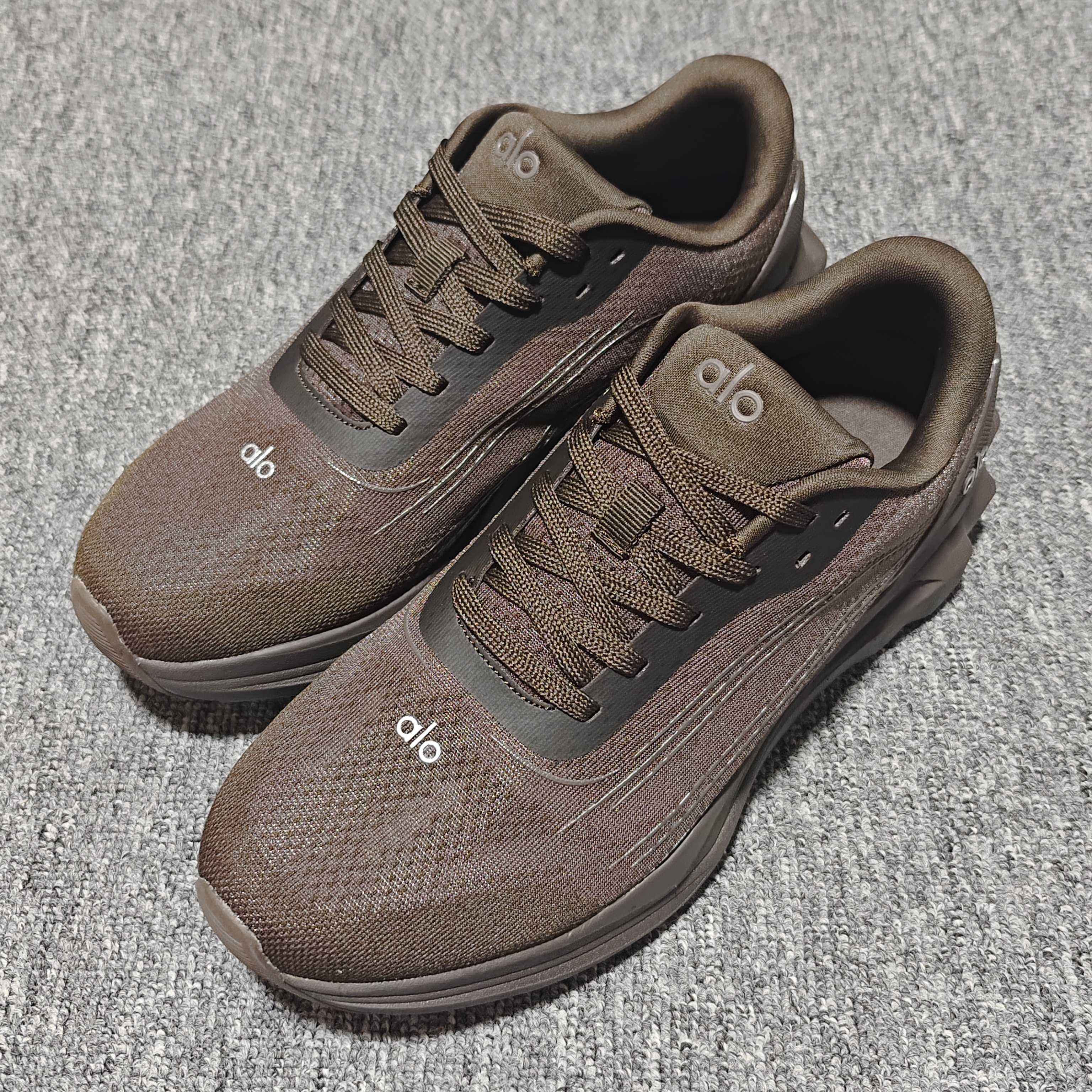 alo yoga Runner 网面低帮休闲跑步鞋 A0590U 新版本出货 大厂出品 外贸专供品质 尺