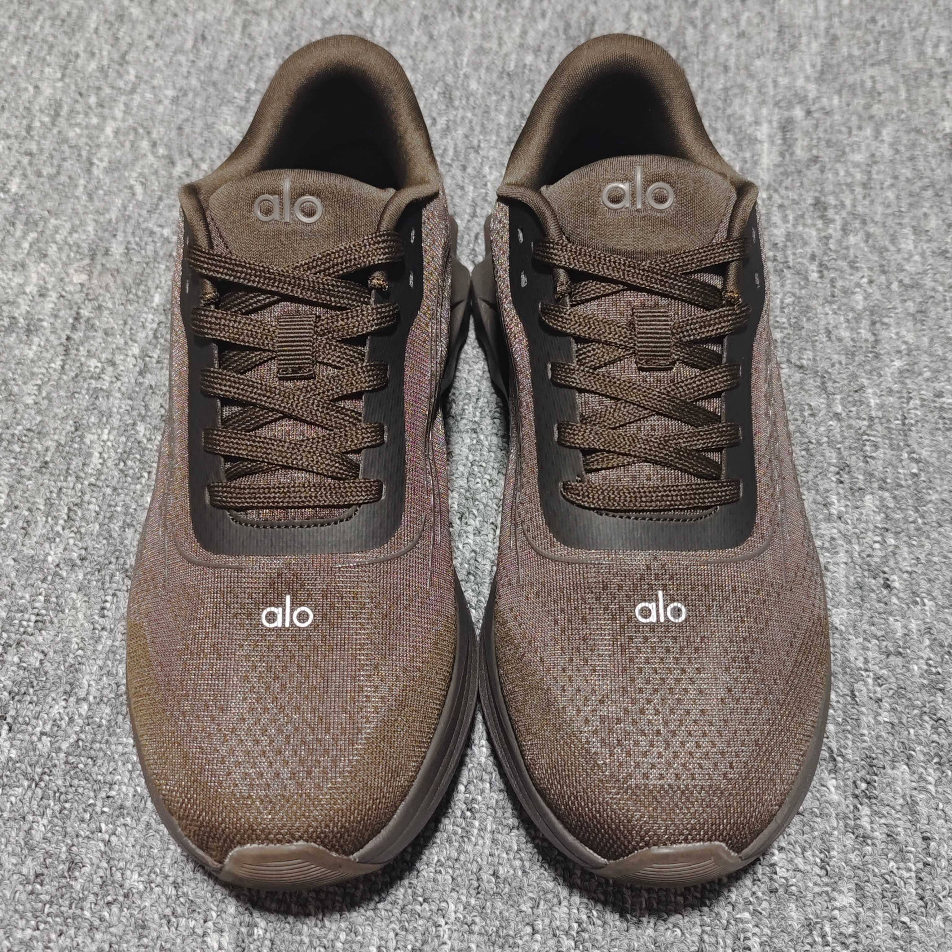 alo yoga Runner 网面低帮休闲跑步鞋 A0590U 新版本出货 大厂出品 外贸专供品质 尺