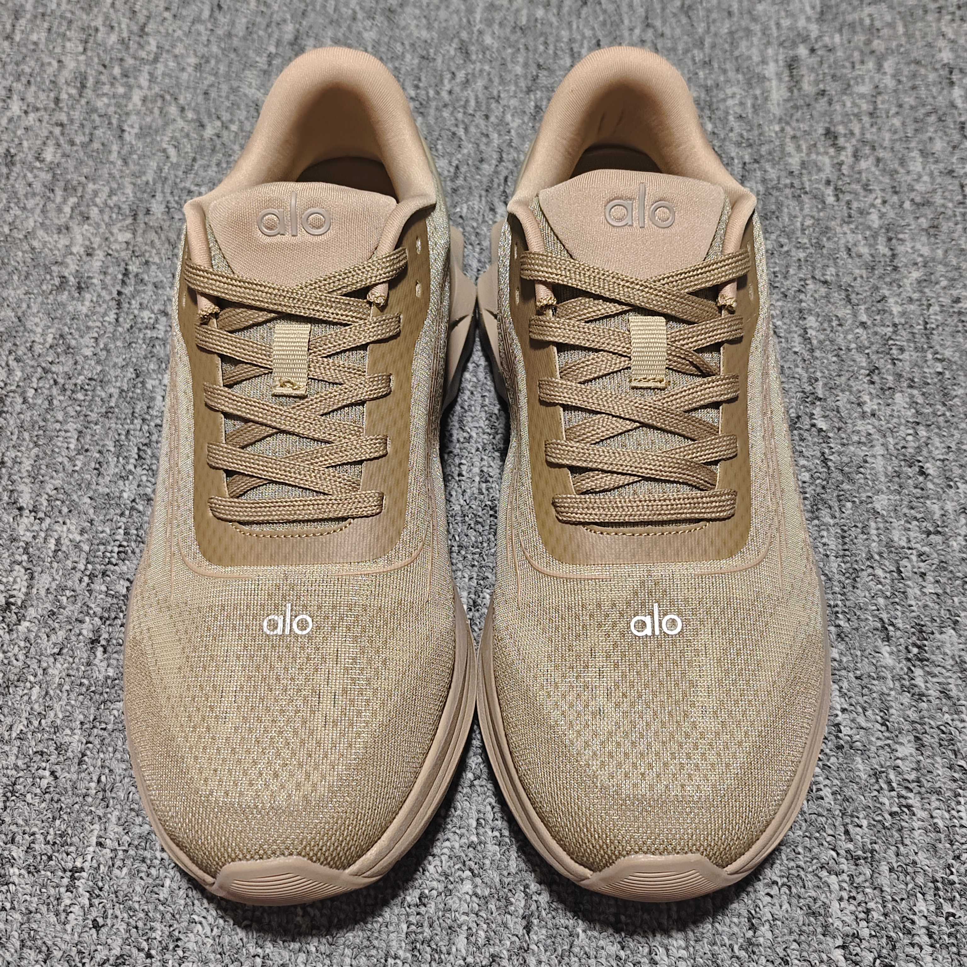 alo yoga Runner 网面低帮休闲跑步鞋 A0590U 新版本出货 大厂出品 外贸专供品质 尺