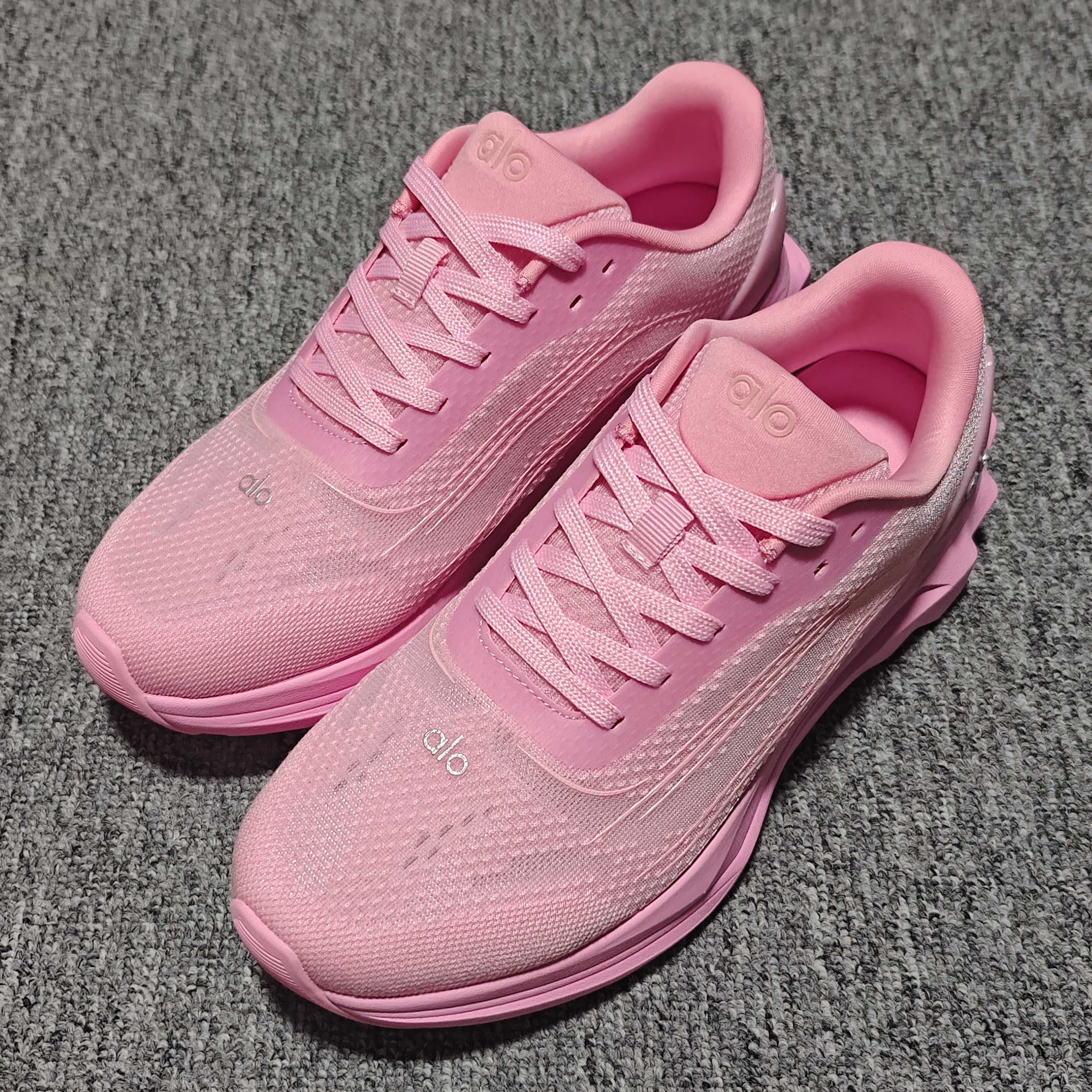 alo yoga Runner 网面低帮休闲跑步鞋 A0590U 新版本出货 大厂出品 外贸专供品质 尺