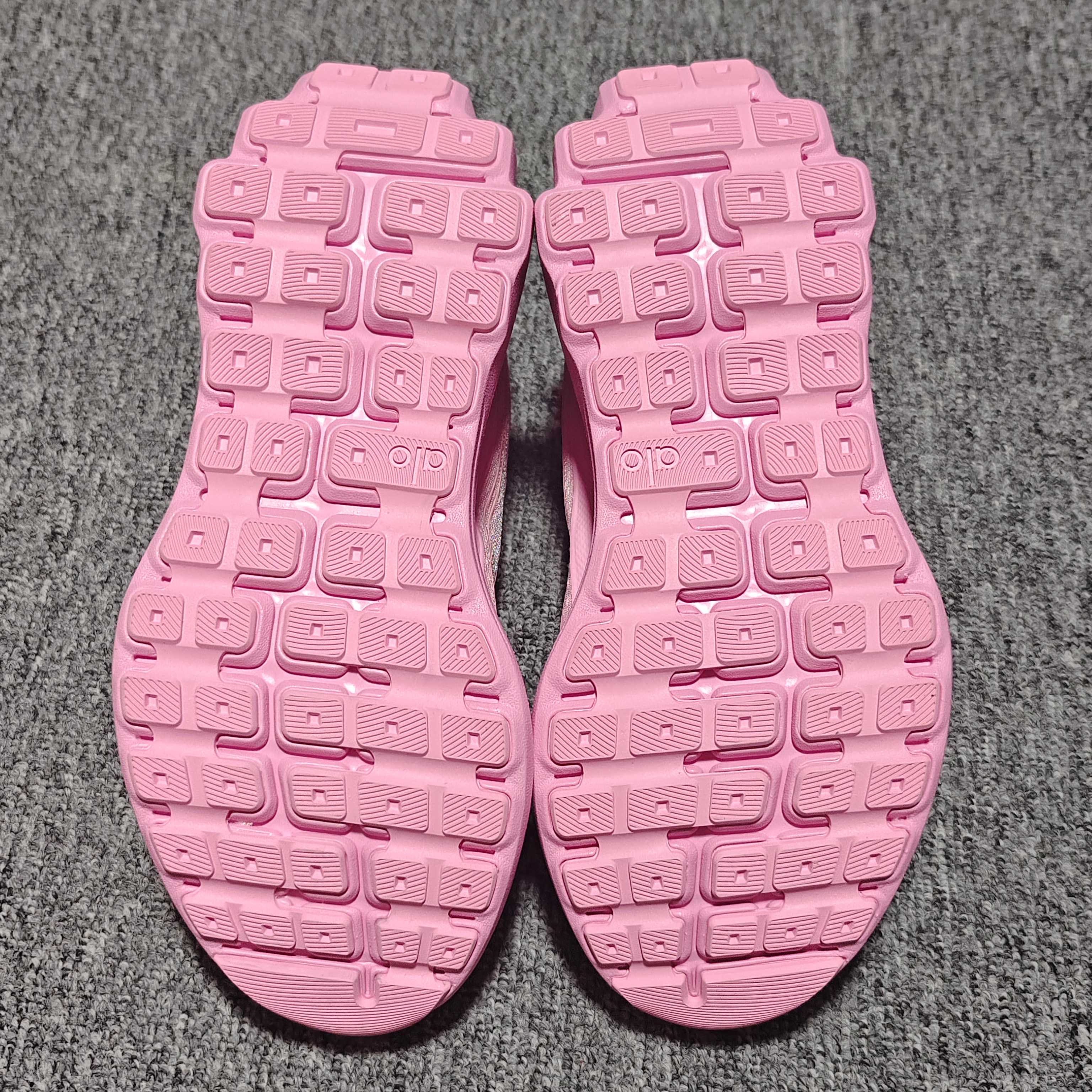 alo yoga Runner 网面低帮休闲跑步鞋 A0590U 新版本出货 大厂出品 外贸专供品质 尺