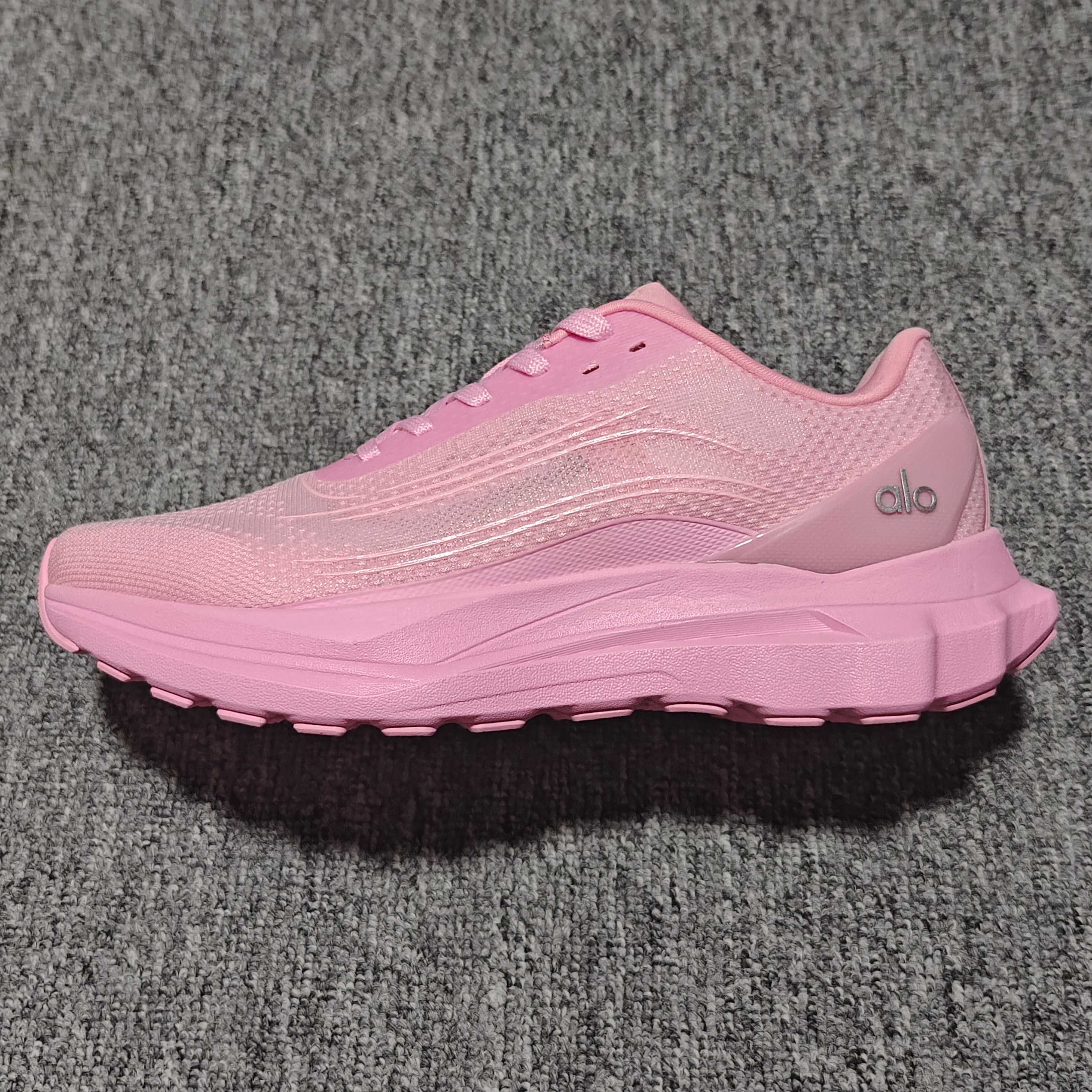 alo yoga Runner 网面低帮休闲跑步鞋 A0590U 新版本出货 大厂出品 外贸专供品质 尺
