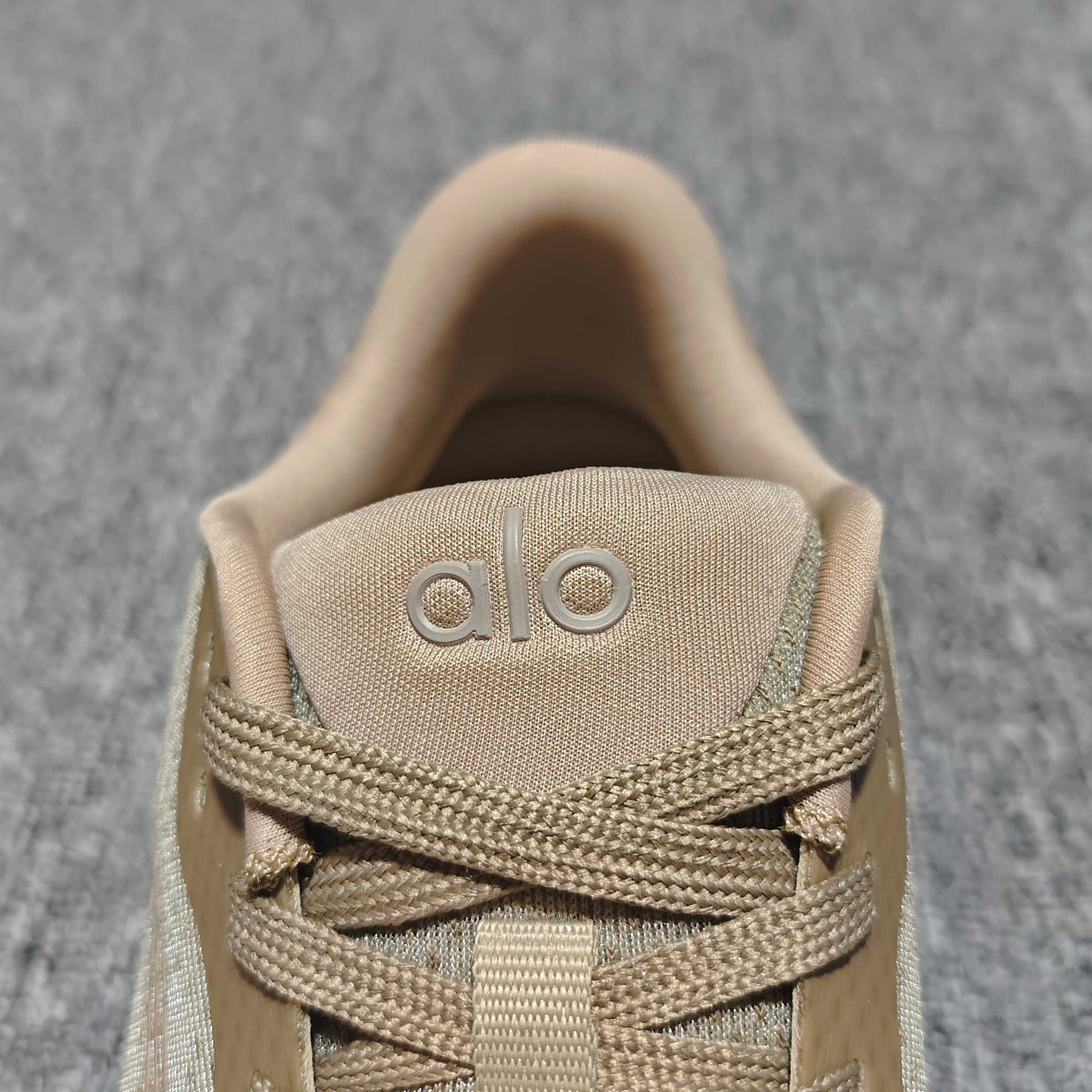 alo yoga Runner 网面低帮休闲跑步鞋 A0590U 新版本出货 大厂出品 外贸专供品质 尺