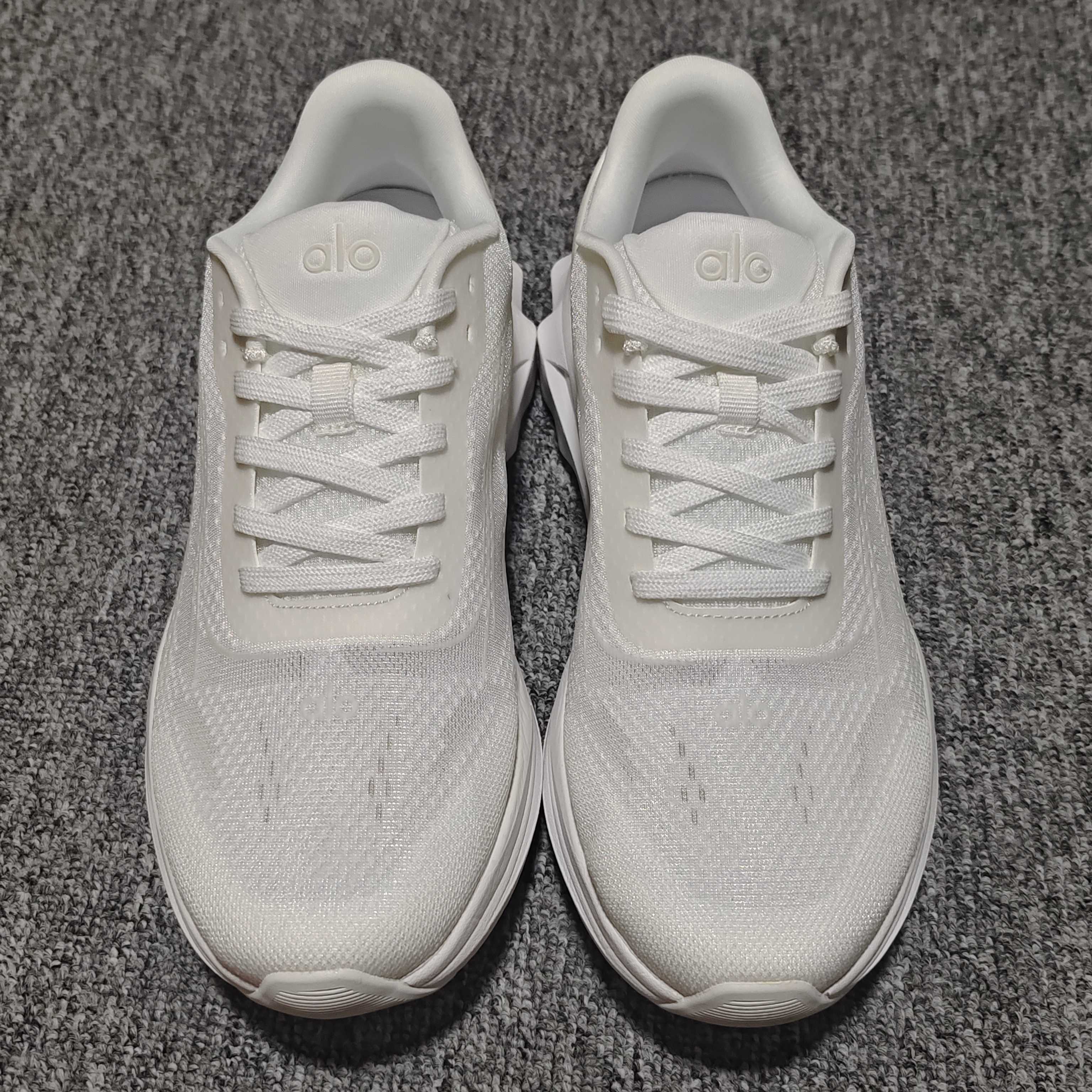 alo yoga Runner 网面低帮休闲跑步鞋 A0590U 新版本出货 大厂出品 外贸专供品质 尺