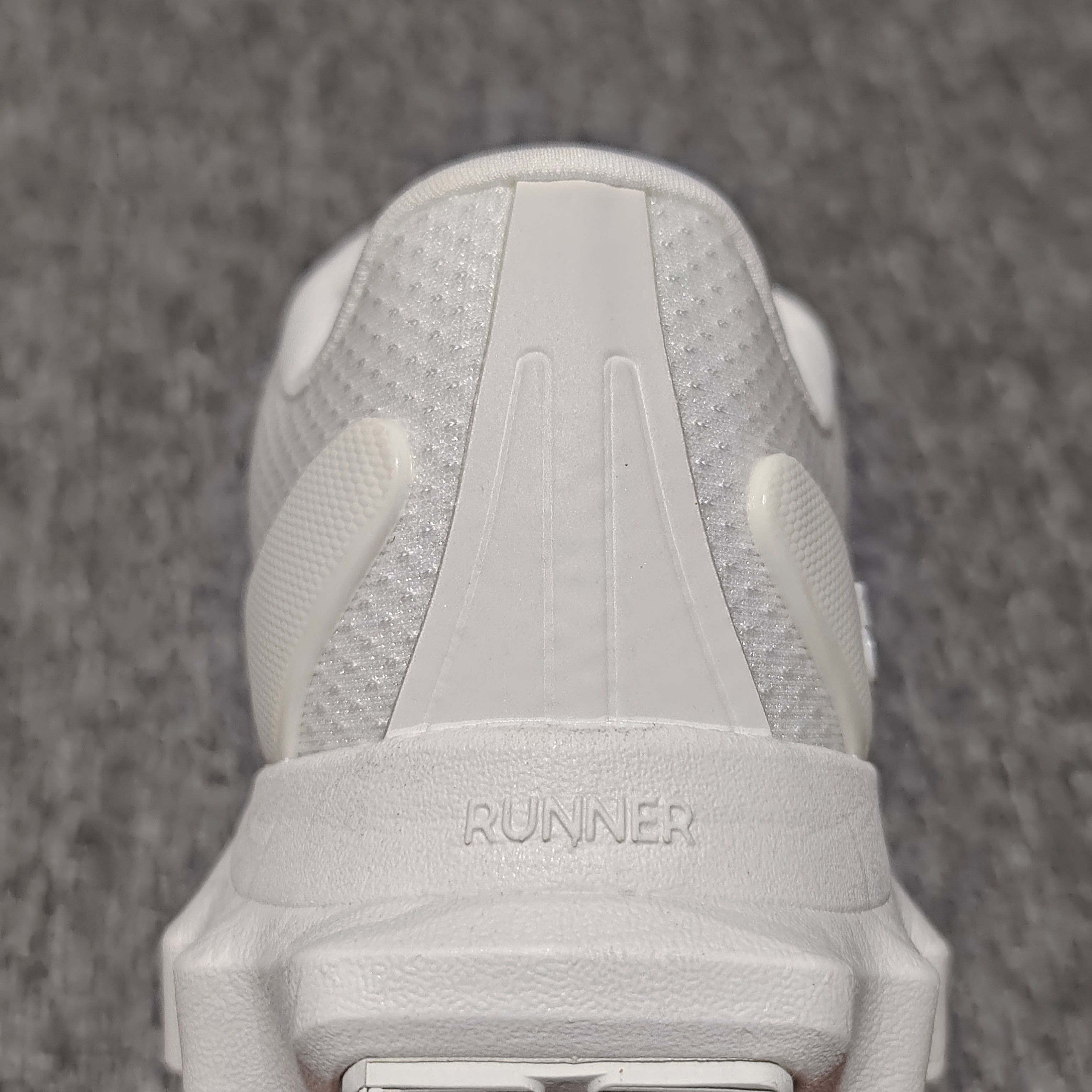 alo yoga Runner 网面低帮休闲跑步鞋 A0590U 新版本出货 大厂出品 外贸专供品质 尺