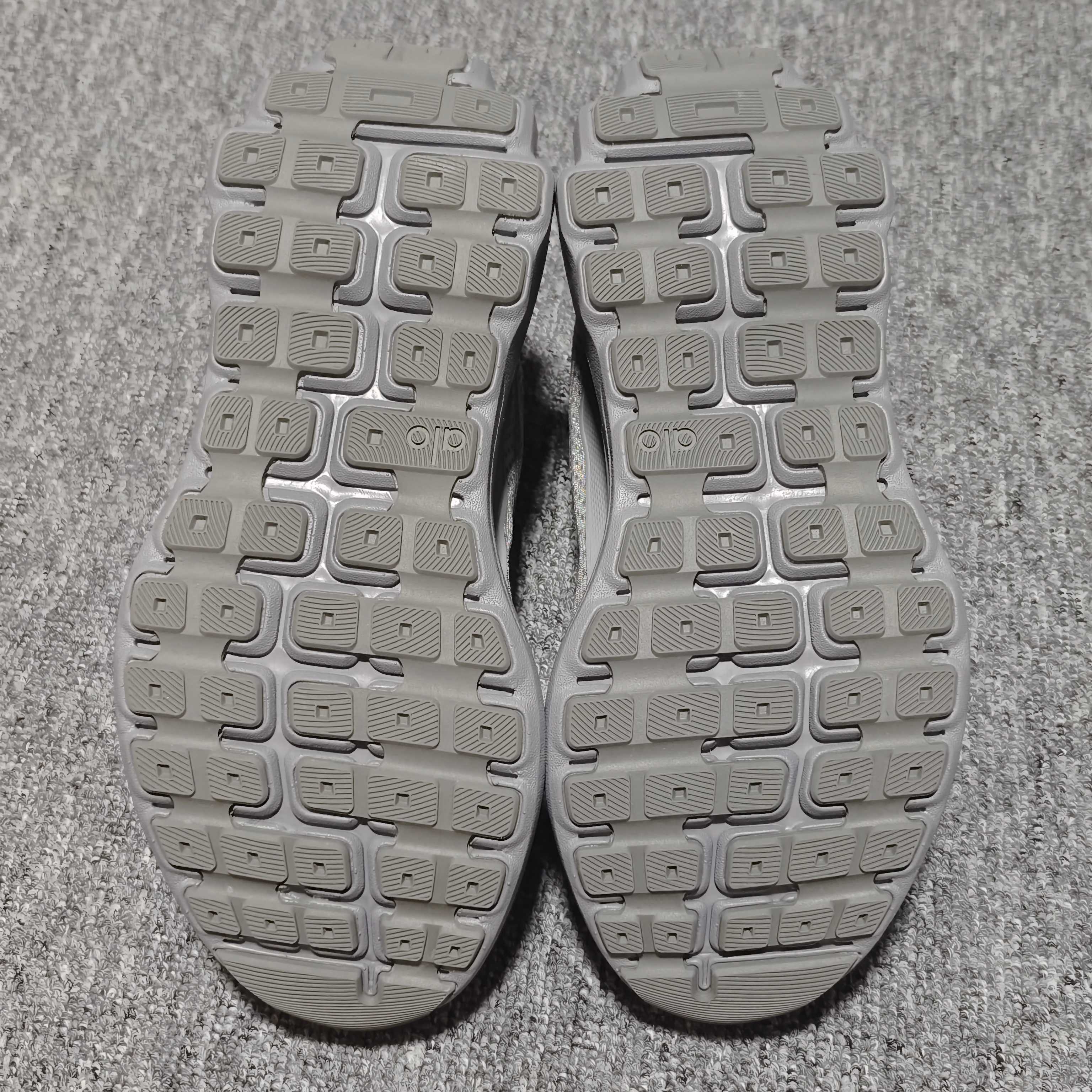 alo yoga Runner 网面低帮休闲跑步鞋 A0590U 新版本出货 大厂出品 外贸专供品质 尺
