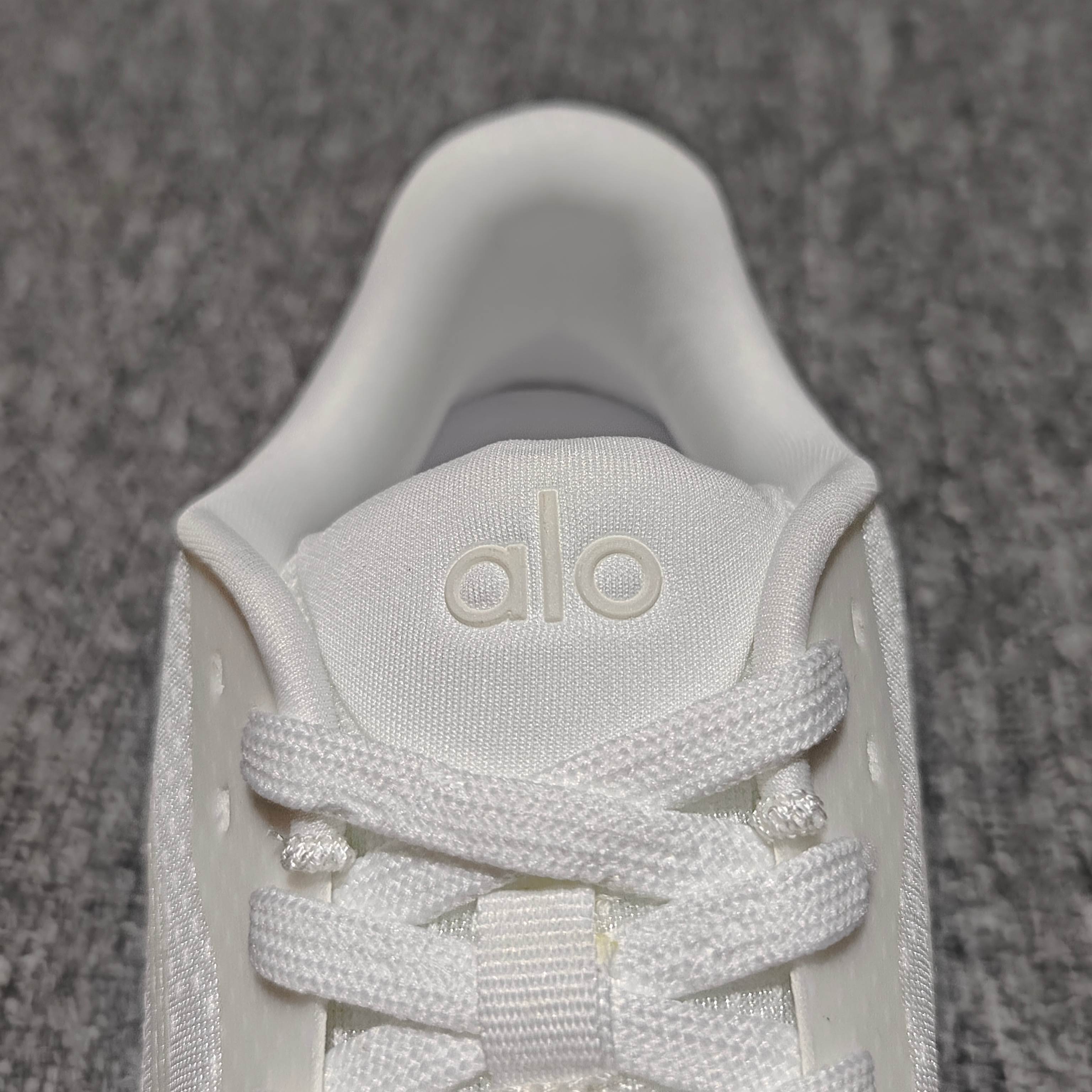 alo yoga Runner 网面低帮休闲跑步鞋 A0590U 新版本出货 大厂出品 外贸专供品质 尺