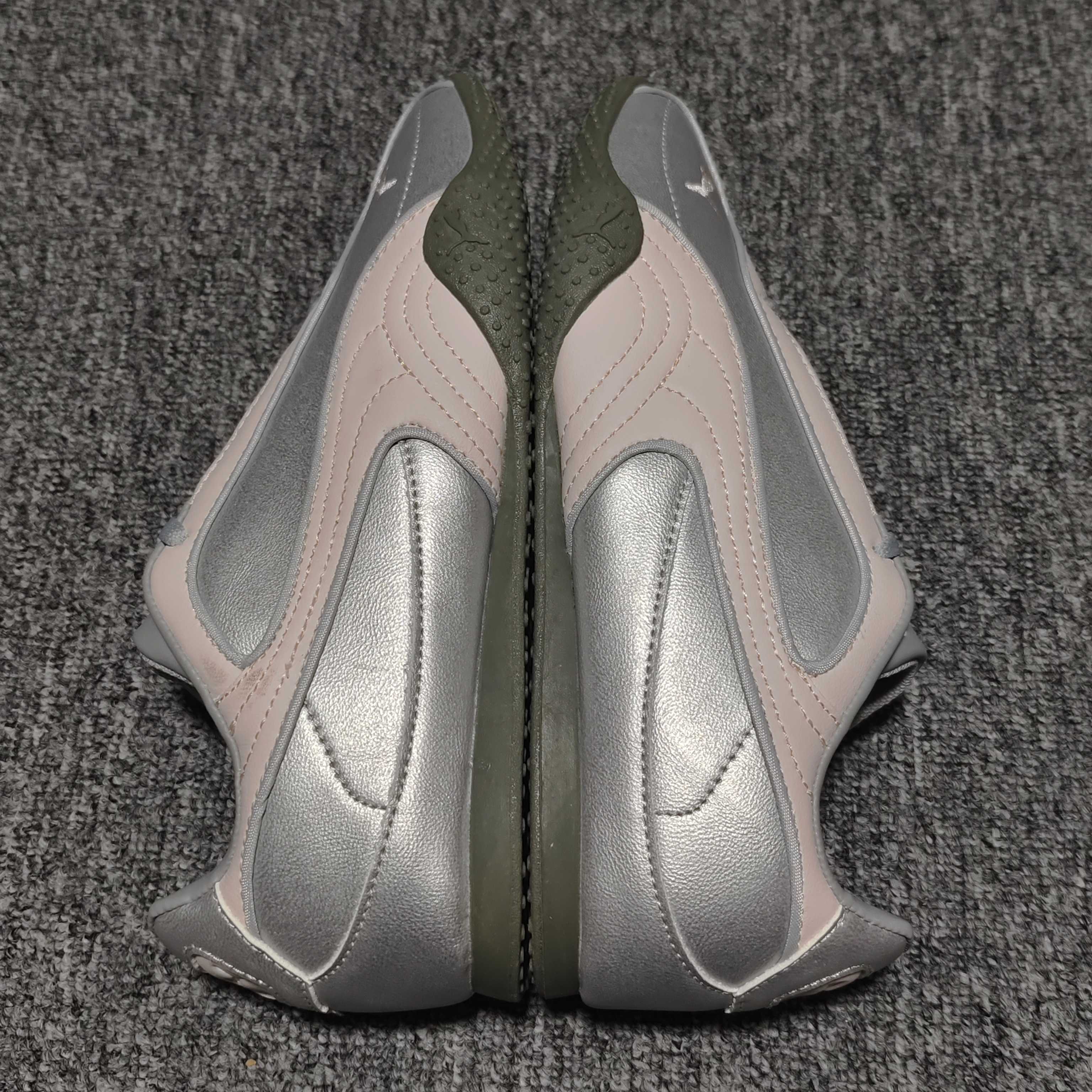 网红爆款 PUMA 彪马 Bella V2 Leather 时尚百搭 舒适 德训 薄底鞋休闲鞋 尺码：3