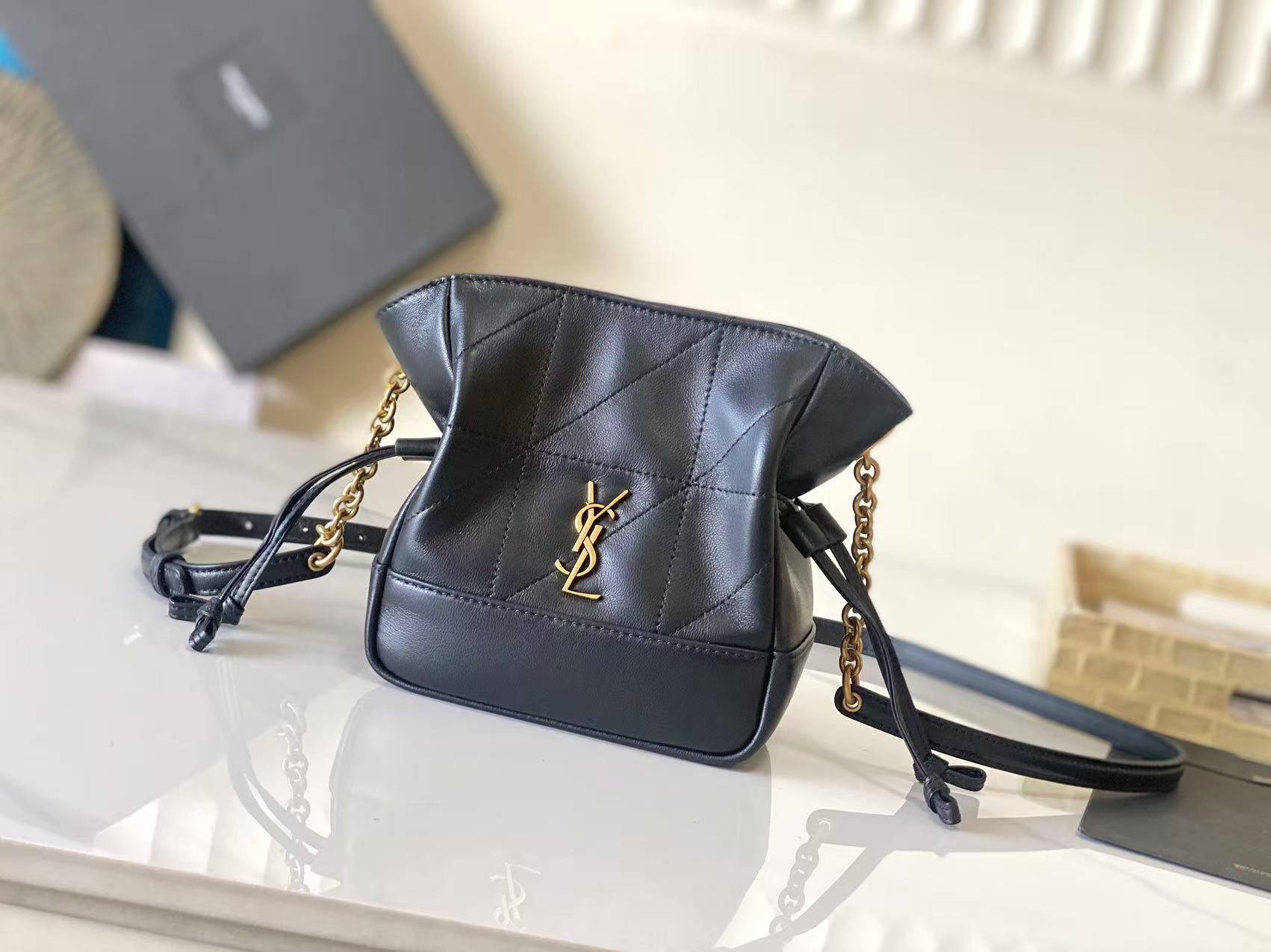 YSL Jamie 羊皮革 抽绳 链条 斜挎包 迷你号
