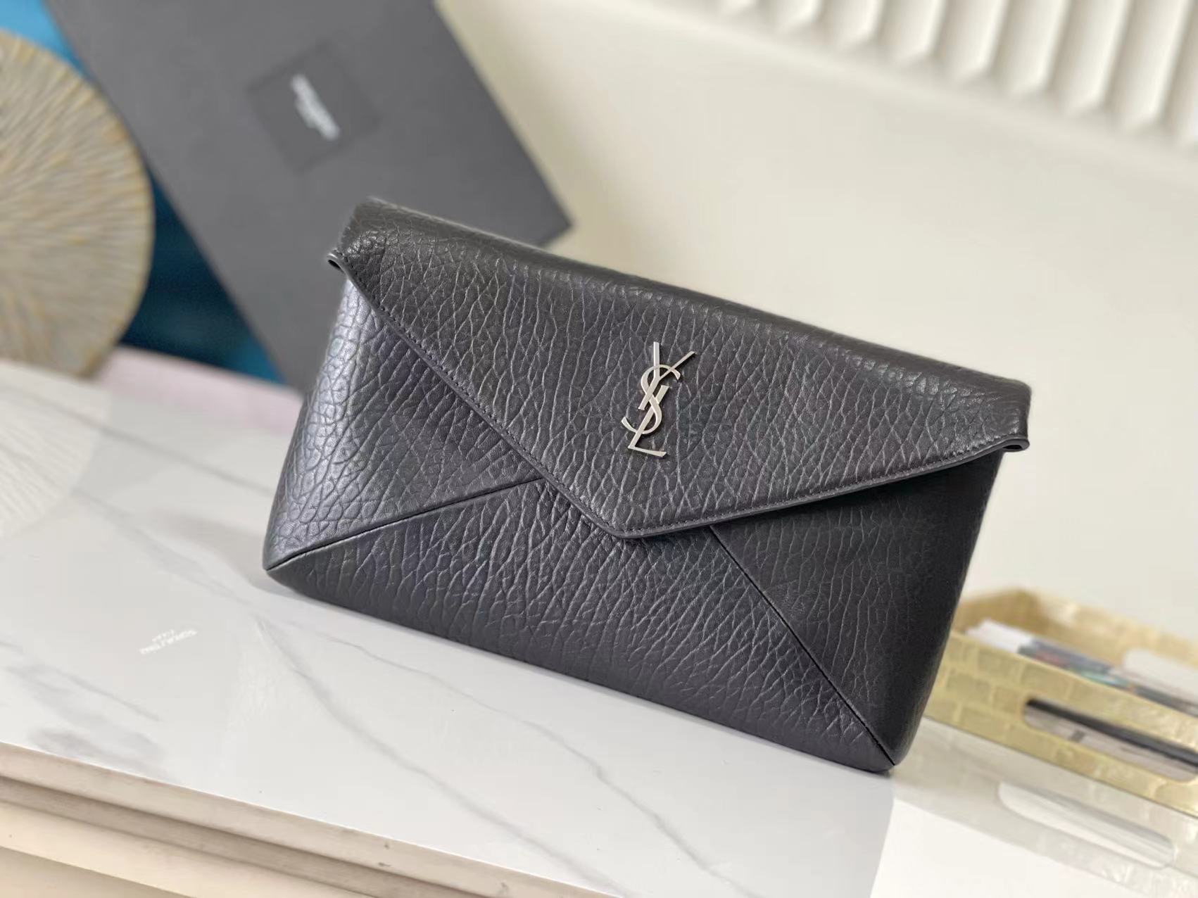 YSL 信封式 手拿包 羊皮 黑色金扣