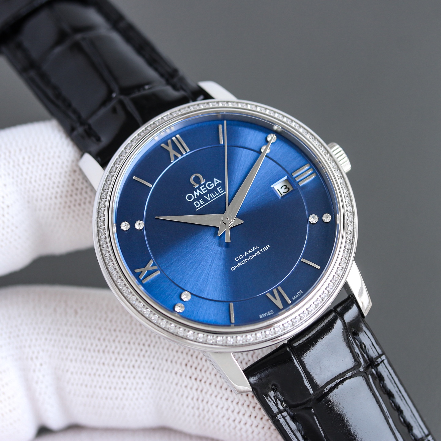 NO:393757,The latest first launch of the same price - Butterfly Fly - Diamond Fly - The most beautiful brand Omega (exquisite work, enjoy luxury!) The exquisite men's watch type (more excellent) The best design The strap Real cowhide strap (more comfortable) Wearing the real man The movement is super top mechanical movement (more stable) The imported sapphire ultra-clear mirror (wear-resistant) The wise style The strong sense of thickness Special design Return of the reputation Dimensions 40mm in diameter 13mm in thickness, omega, cowhide19860909同价最新首发—蝶飞—钻飞轮—最美品牌欧米茄（精致之作,尽享奢华！） 类型精致款男士腕表（更卓越）最佳设计 表带真牛皮表带（更舒适）真男人佩戴 机芯超顶级机械机芯（更稳定） 材料进口蓝宝石超清镜面（耐磨） 睿智风范 厚实感强 特别设计 载誉归来 尺寸直径40mm厚13mm,,omega,cowhide,Watch