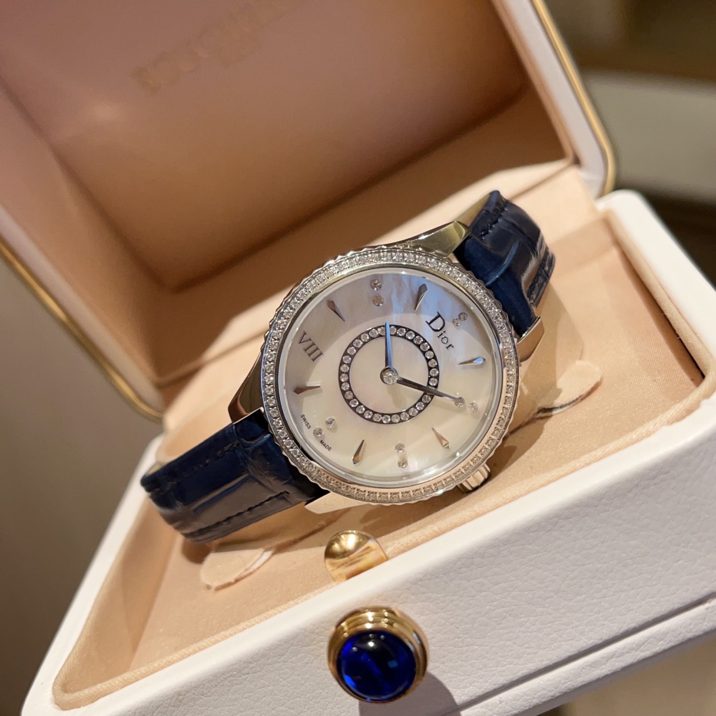 Dior VIII Montaigne Burgundy Leather Strap Diamond Ladies Watch 33mm 2 i1755239635743 4028 0 0
