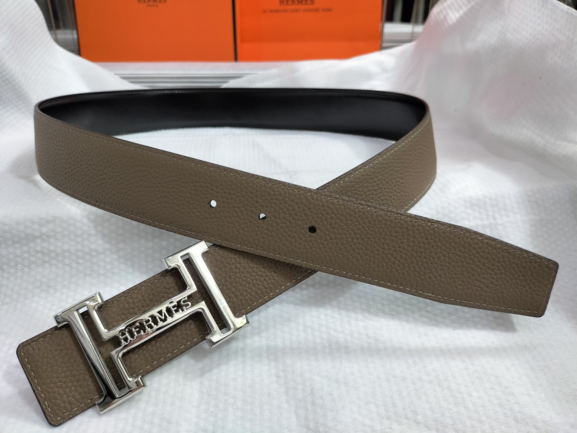 Hermes3.8原单品质意大利进口小牛皮TOgo皮手感极佳上身郊皮果棒商务休闲！
