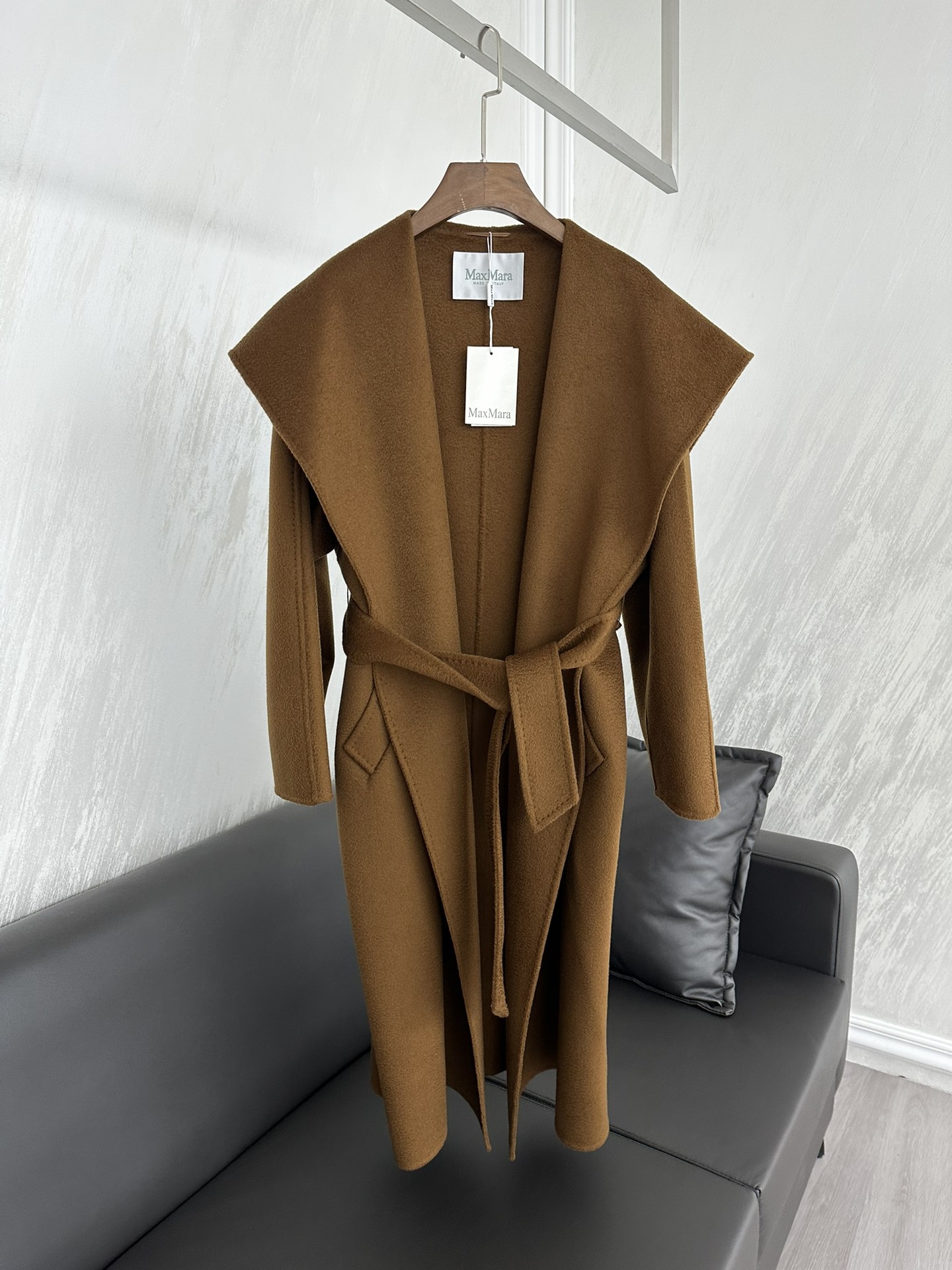 Max Mara Manteau Long en Cachemire avec Ceinture - Élégance et Confort