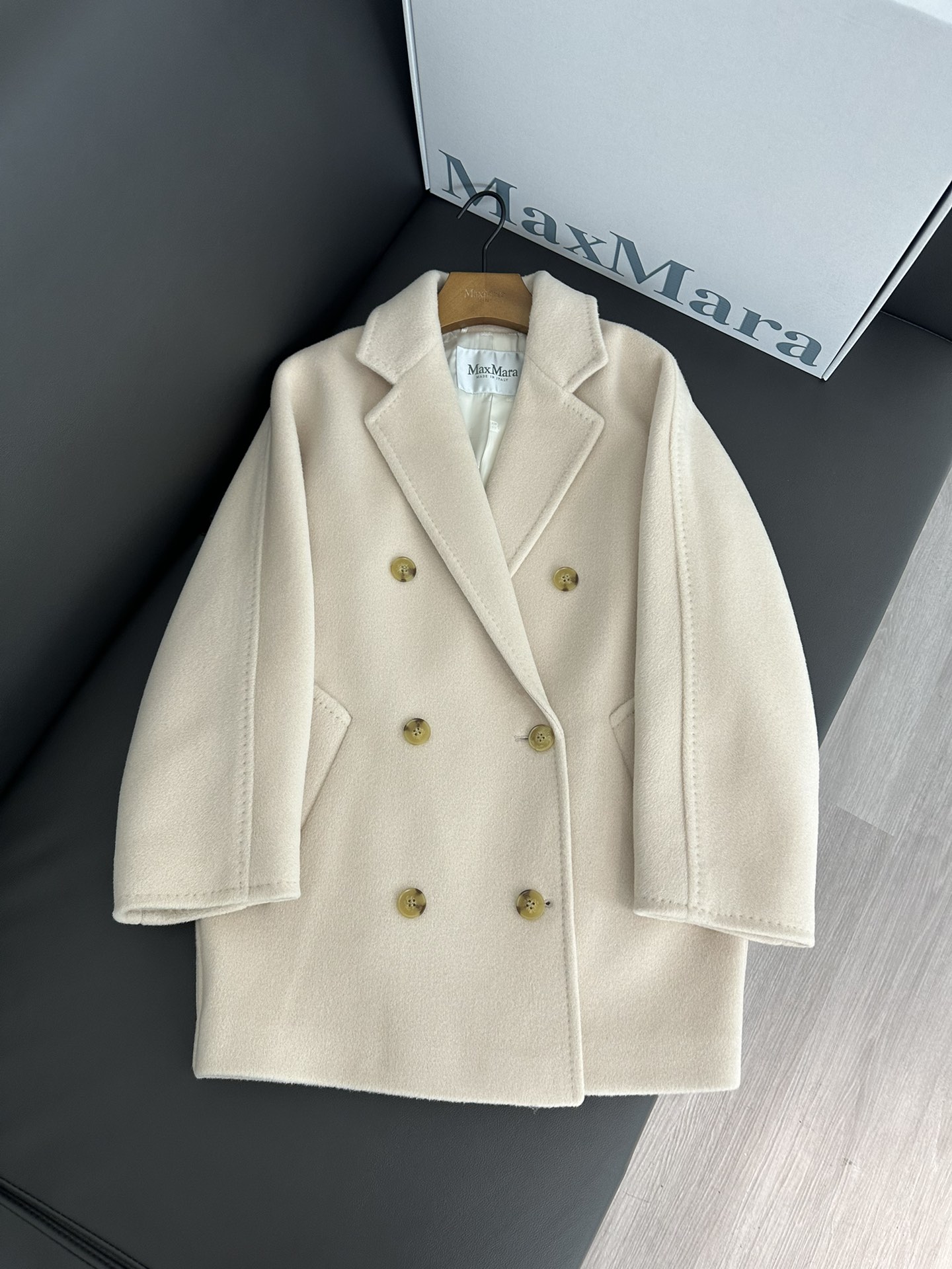 NO:949116,Guinea series 101801 short style 90 wool 10 cashmere, size 34.36.38.40, Maxmara-clothing,19860909Guinea系列101801短款 90羊毛 10山羊绒, 尺码34.36.38.40,麦丝玛拉-服装,,Women's clothing
