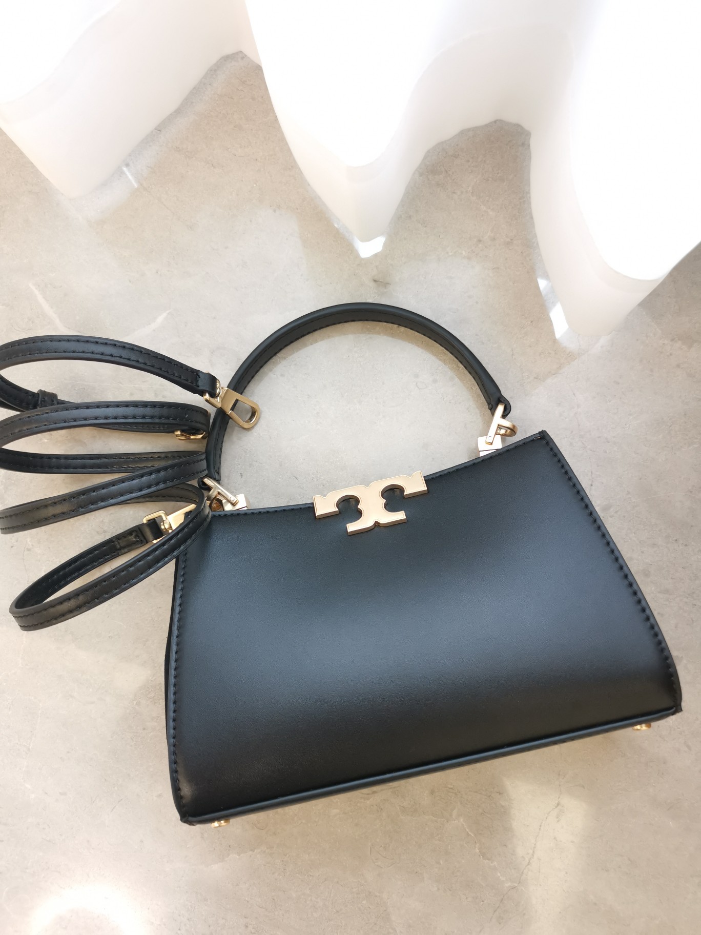 Tory Burch 编号995 小号TORY BURCH 汤丽柏琦 新款 Eleanor 皮革手袋 点缀以精美绒面革饰边