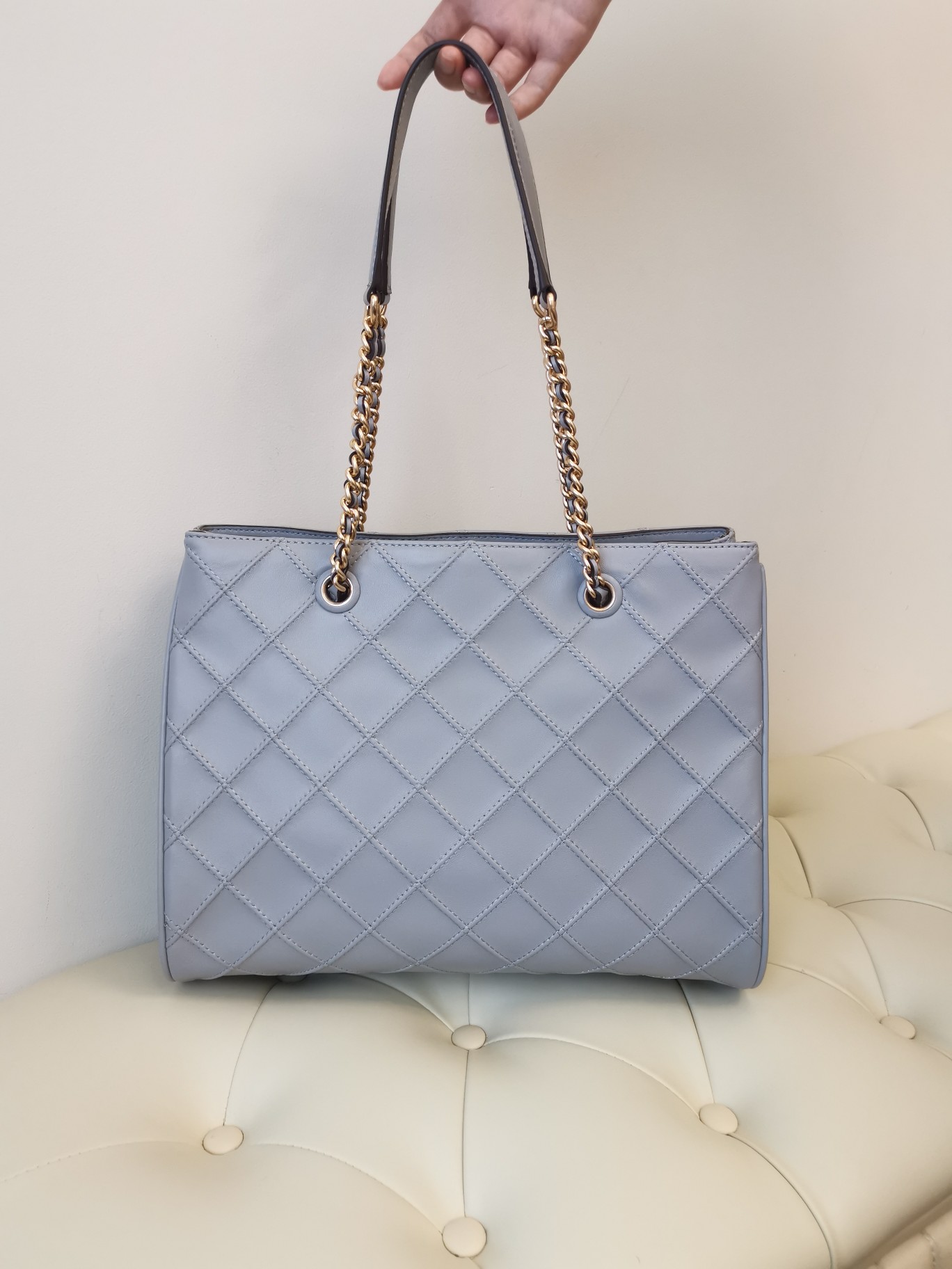 Tory Burch ～编号749（灰蓝）新款羊皮托特包 整体搭配看上去非常温柔 一年四季适合非容量大